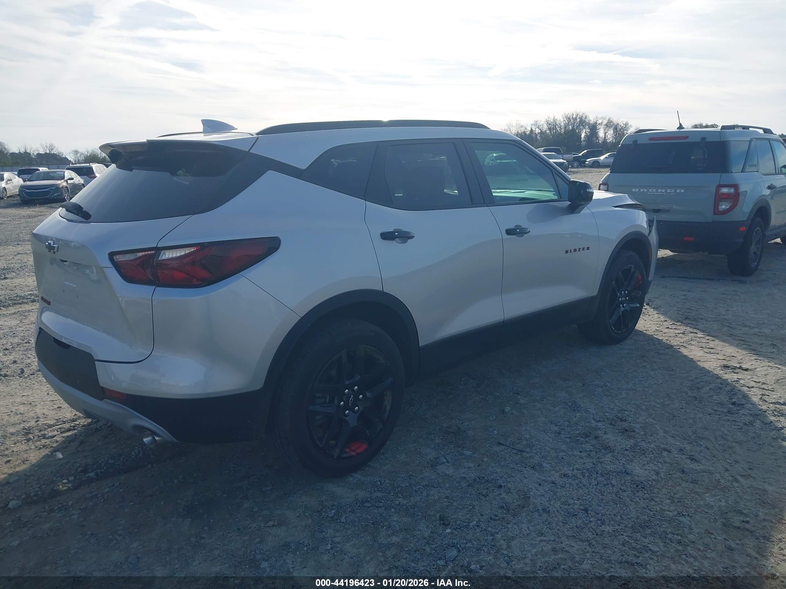CHEVROLET BLAZER image 4