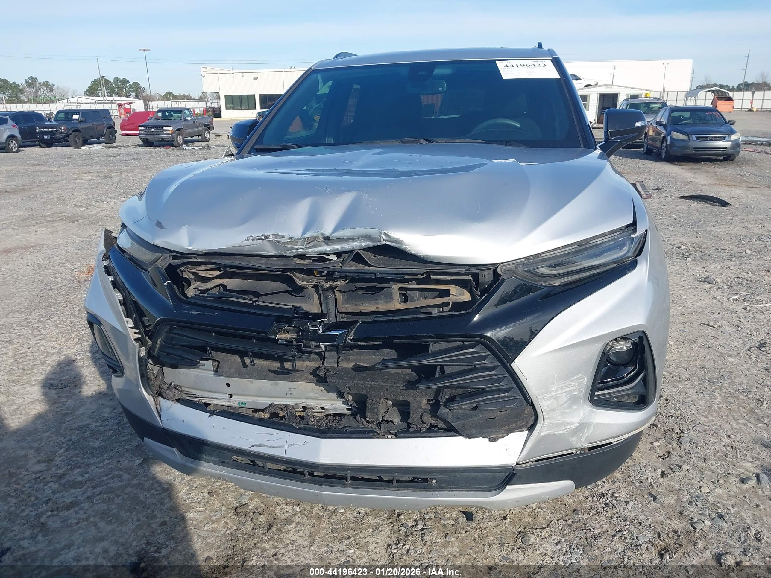 CHEVROLET BLAZER image 6