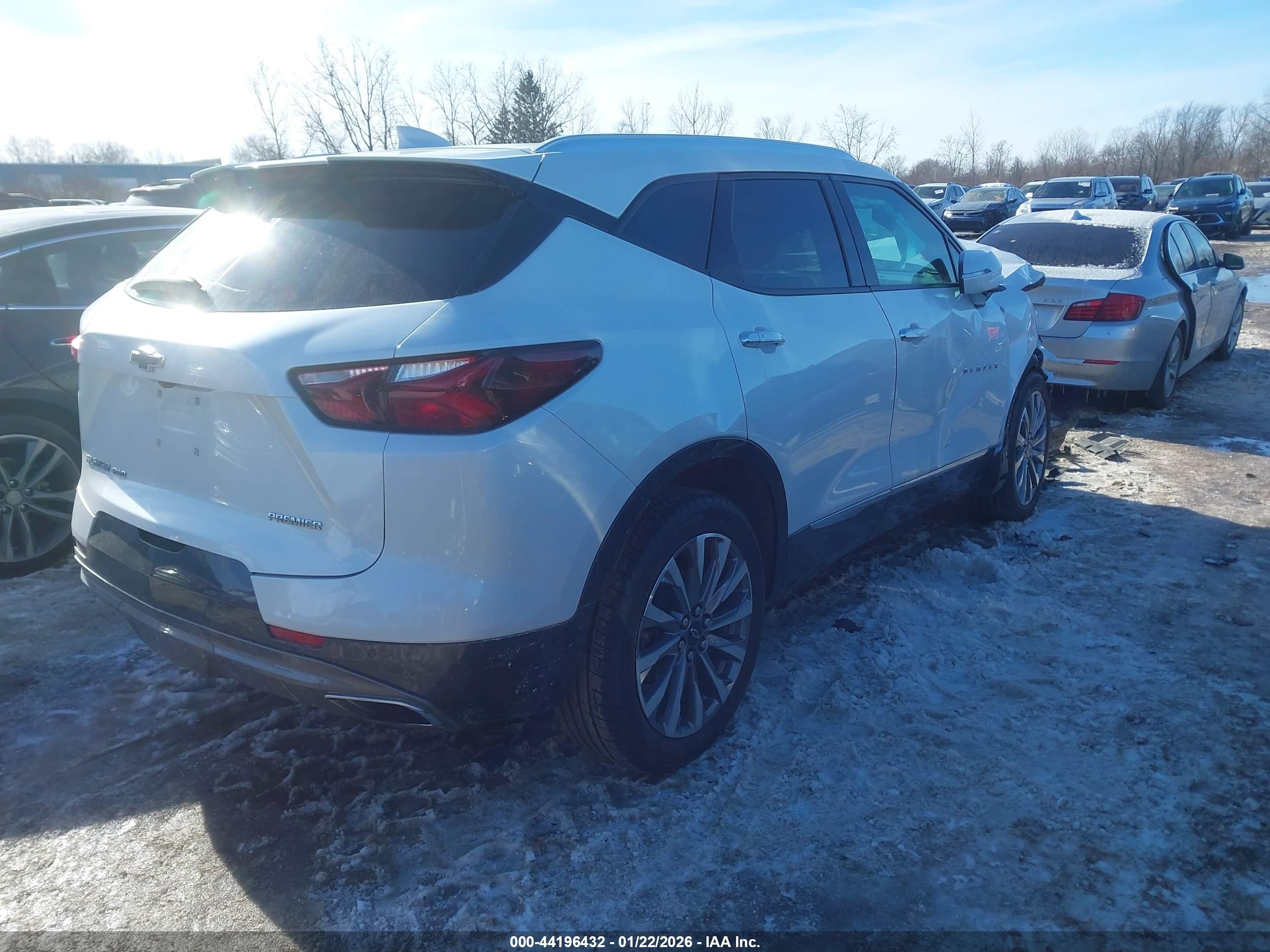 CHEVROLET BLAZER image 4
