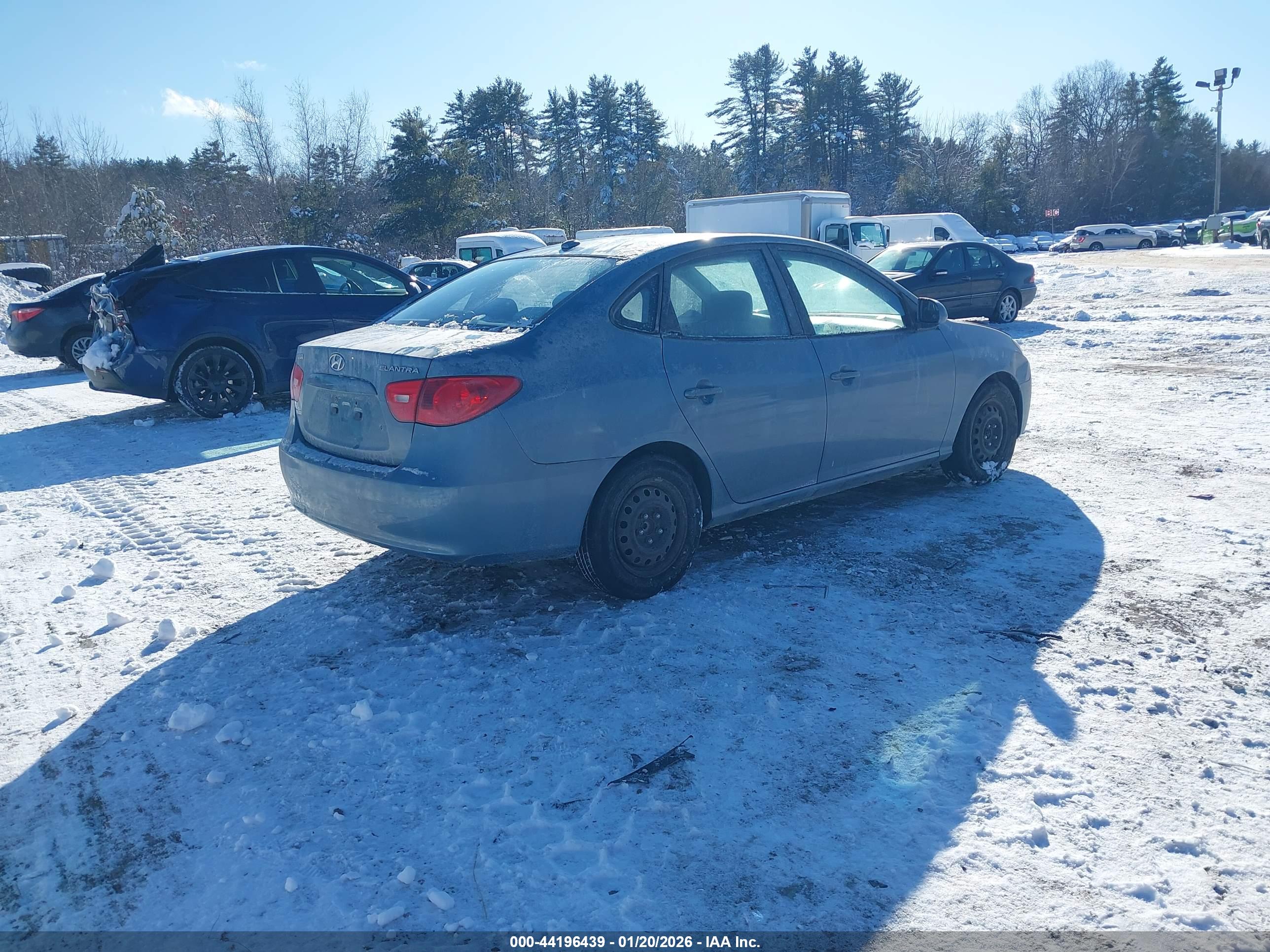HYUNDAI ELANTRA image 4