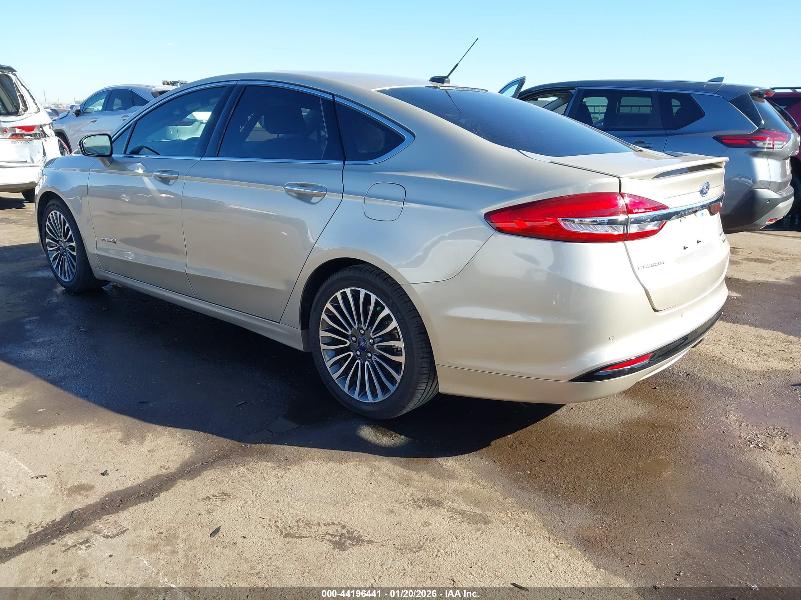 FORD FUSION image 3