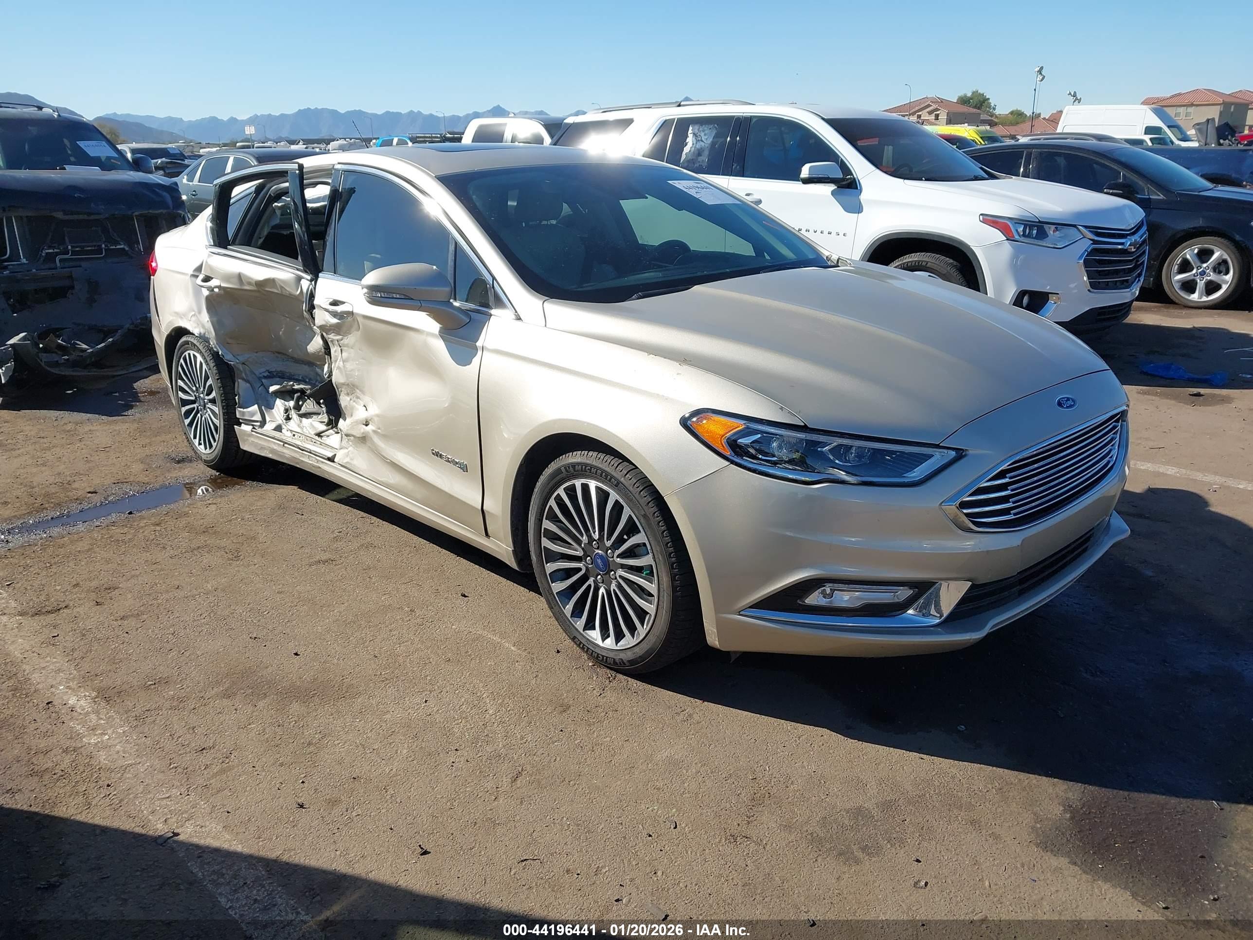 FORD FUSION image 6