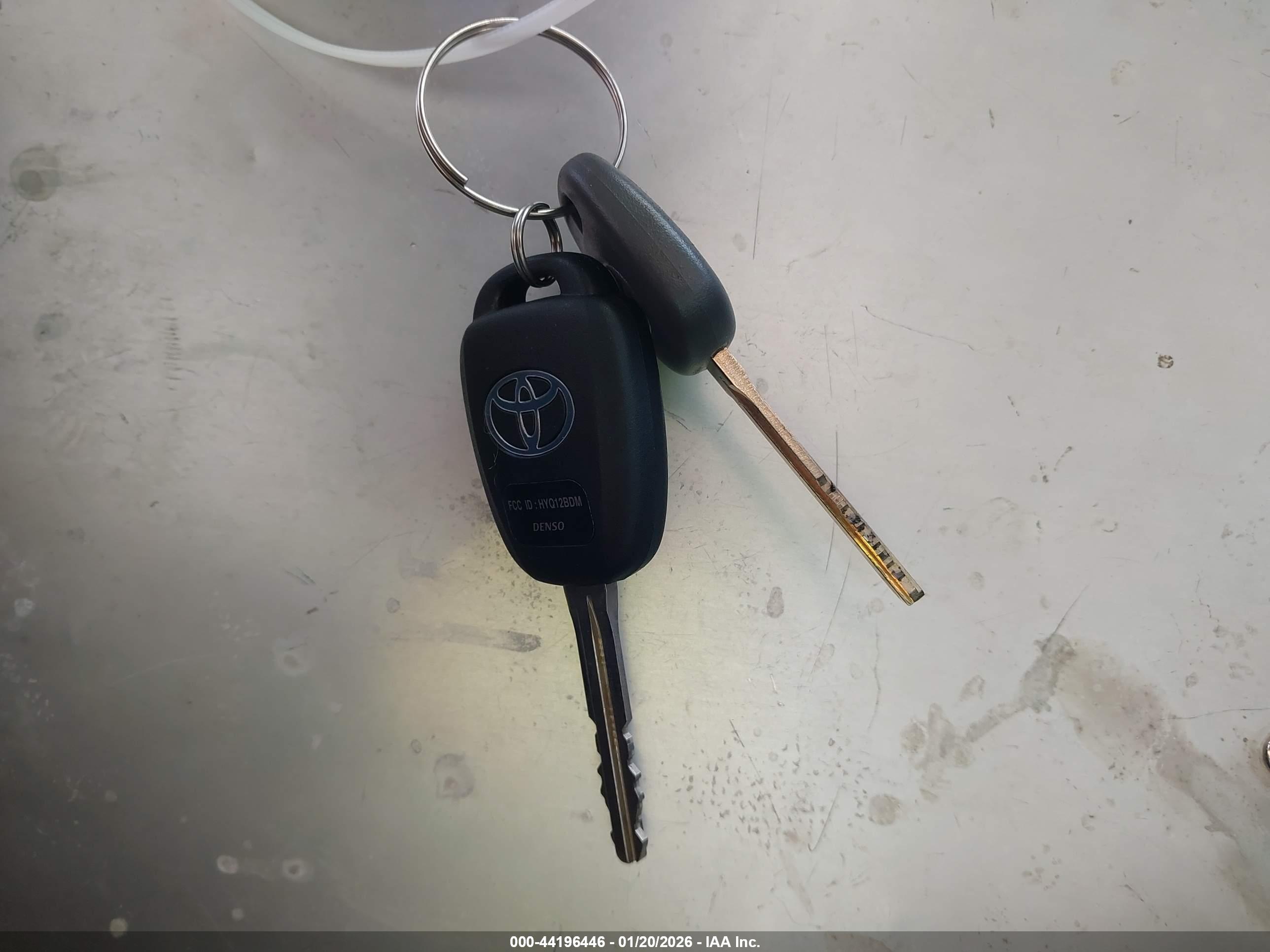TOYOTA CAMRY image 11