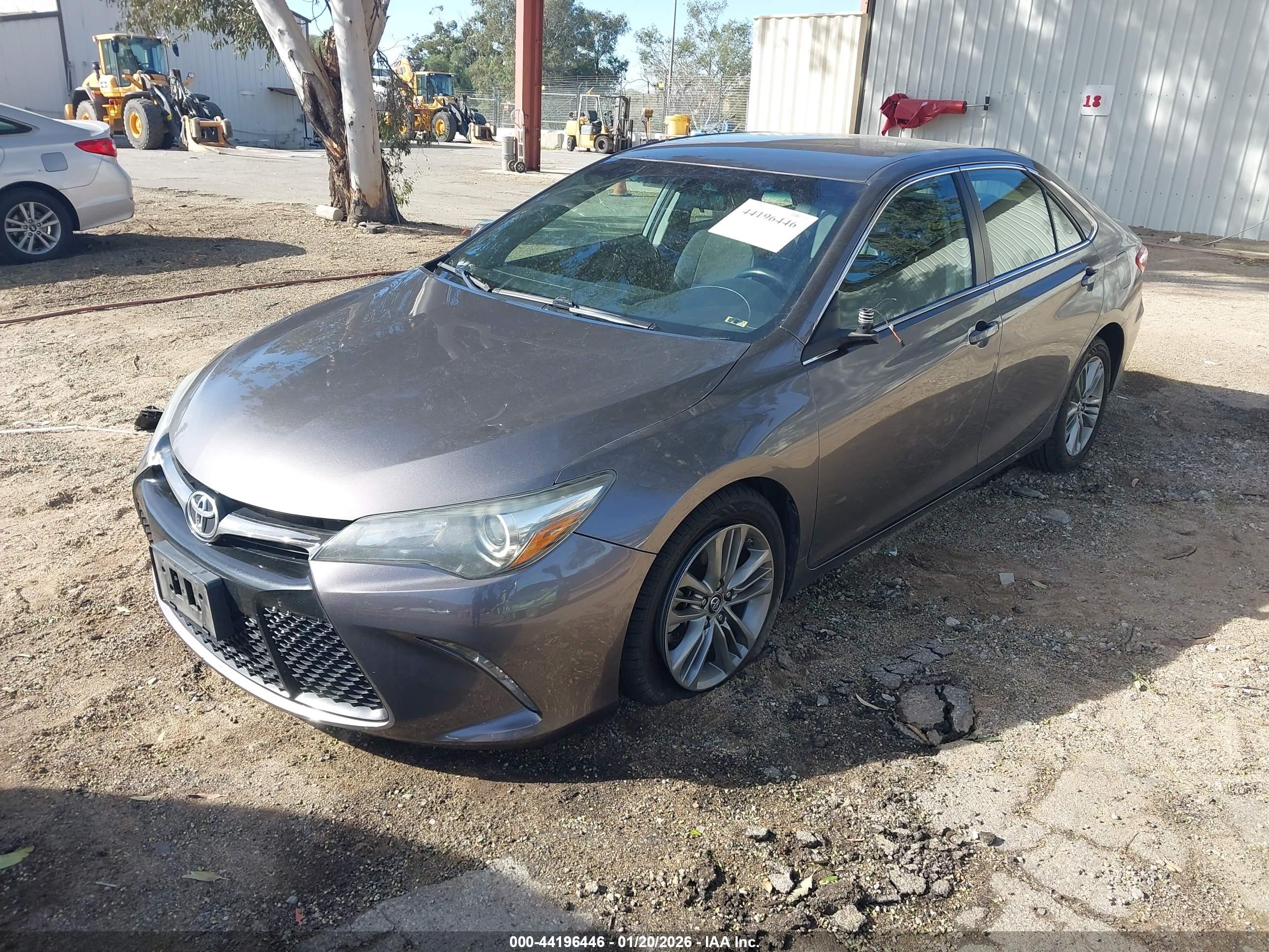 TOYOTA CAMRY image 2
