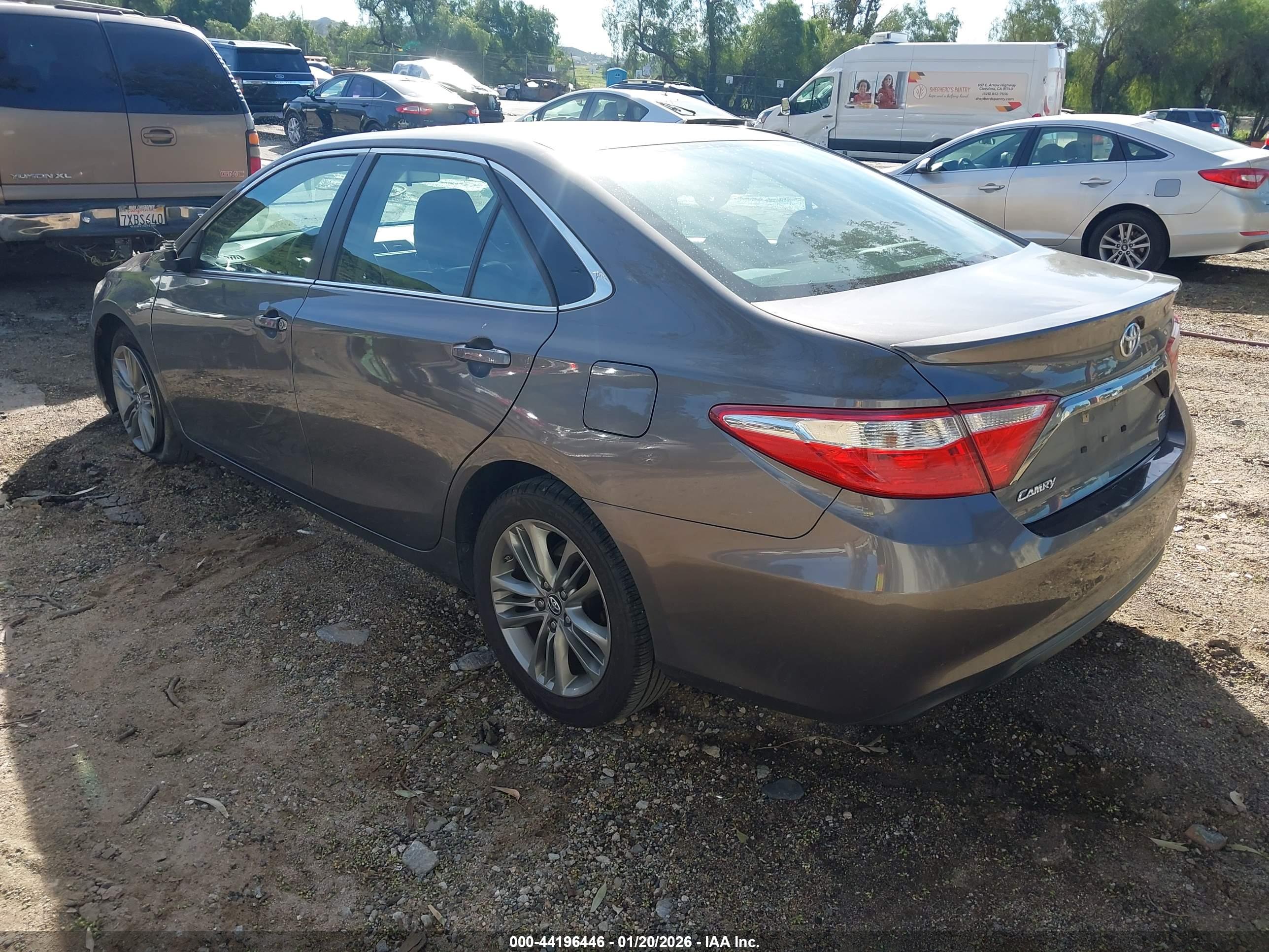 TOYOTA CAMRY image 3