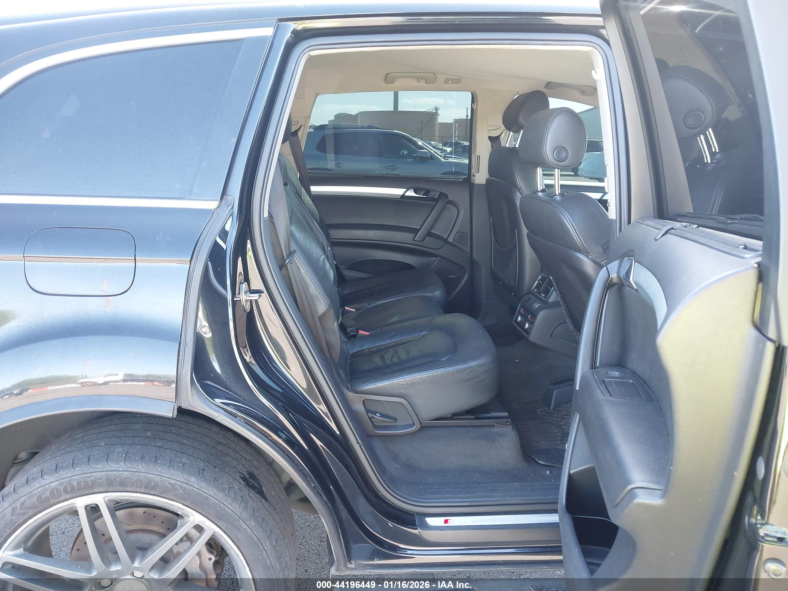 AUDI Q7 image 8