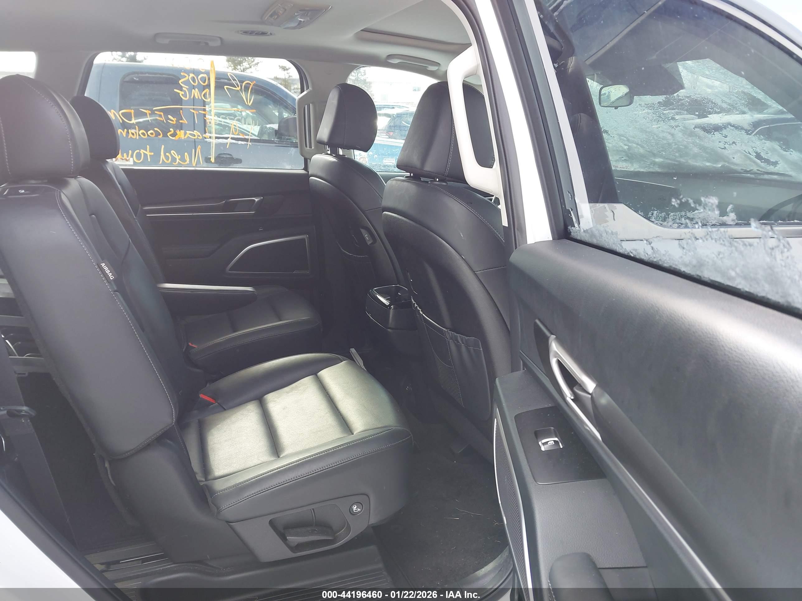 KIA TELLURIDE image 8