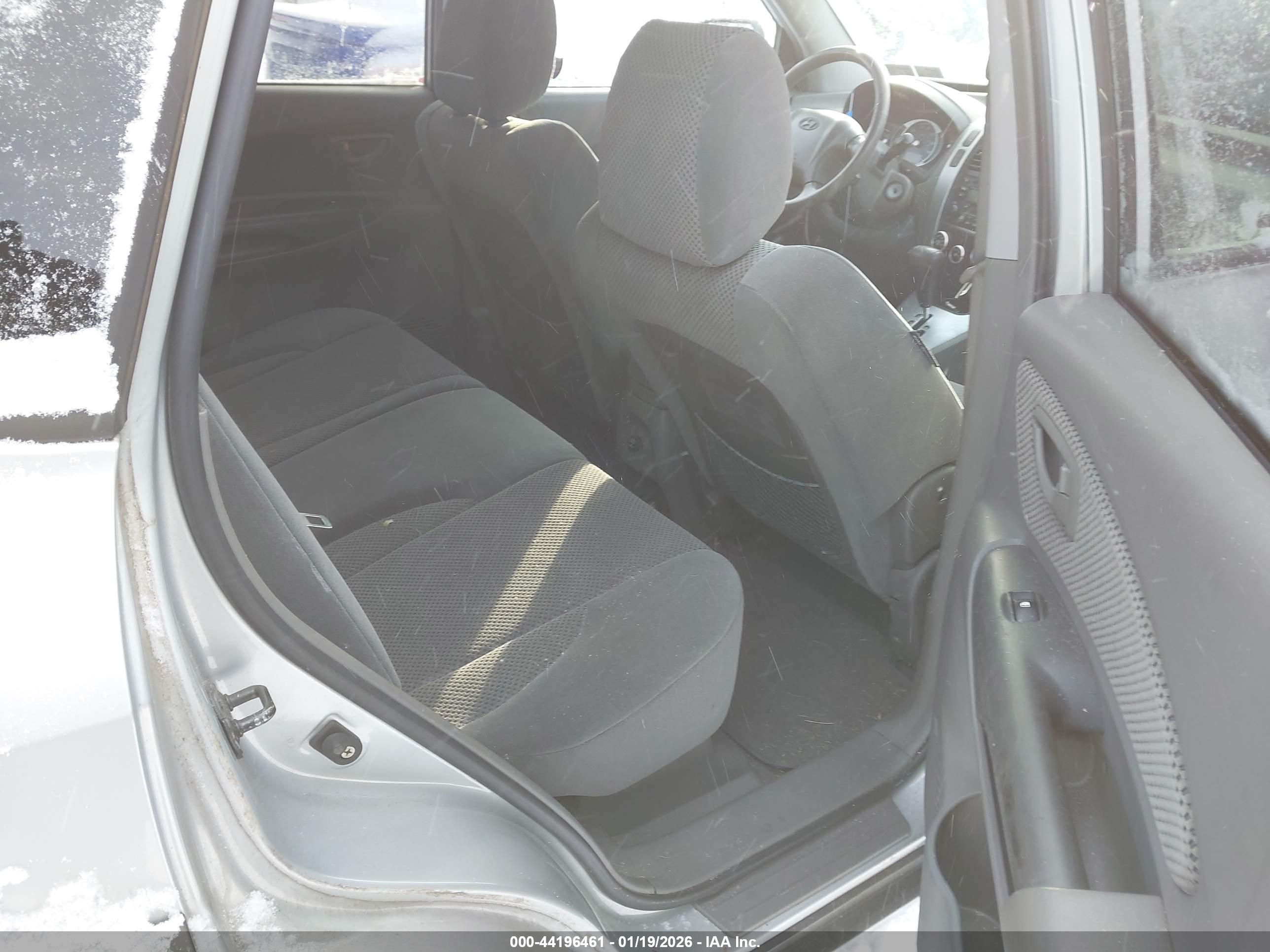 HYUNDAI TUCSON image 8