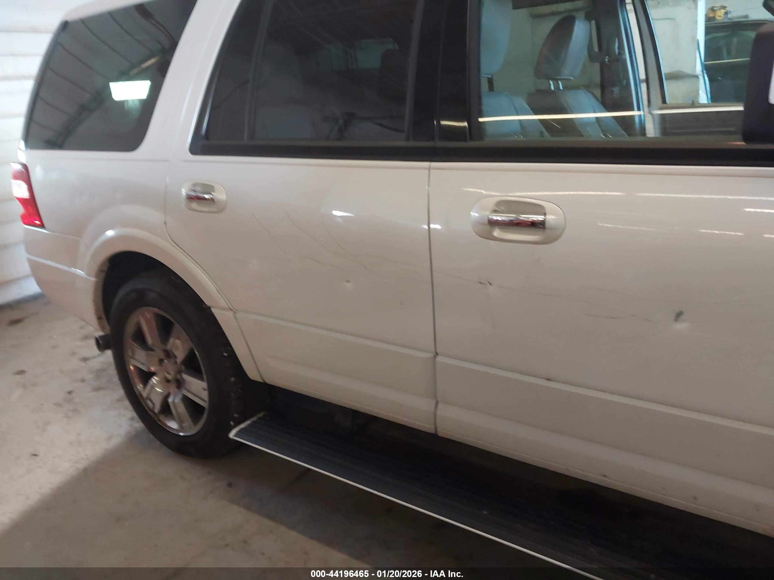 FORD EXPEDITION image 6