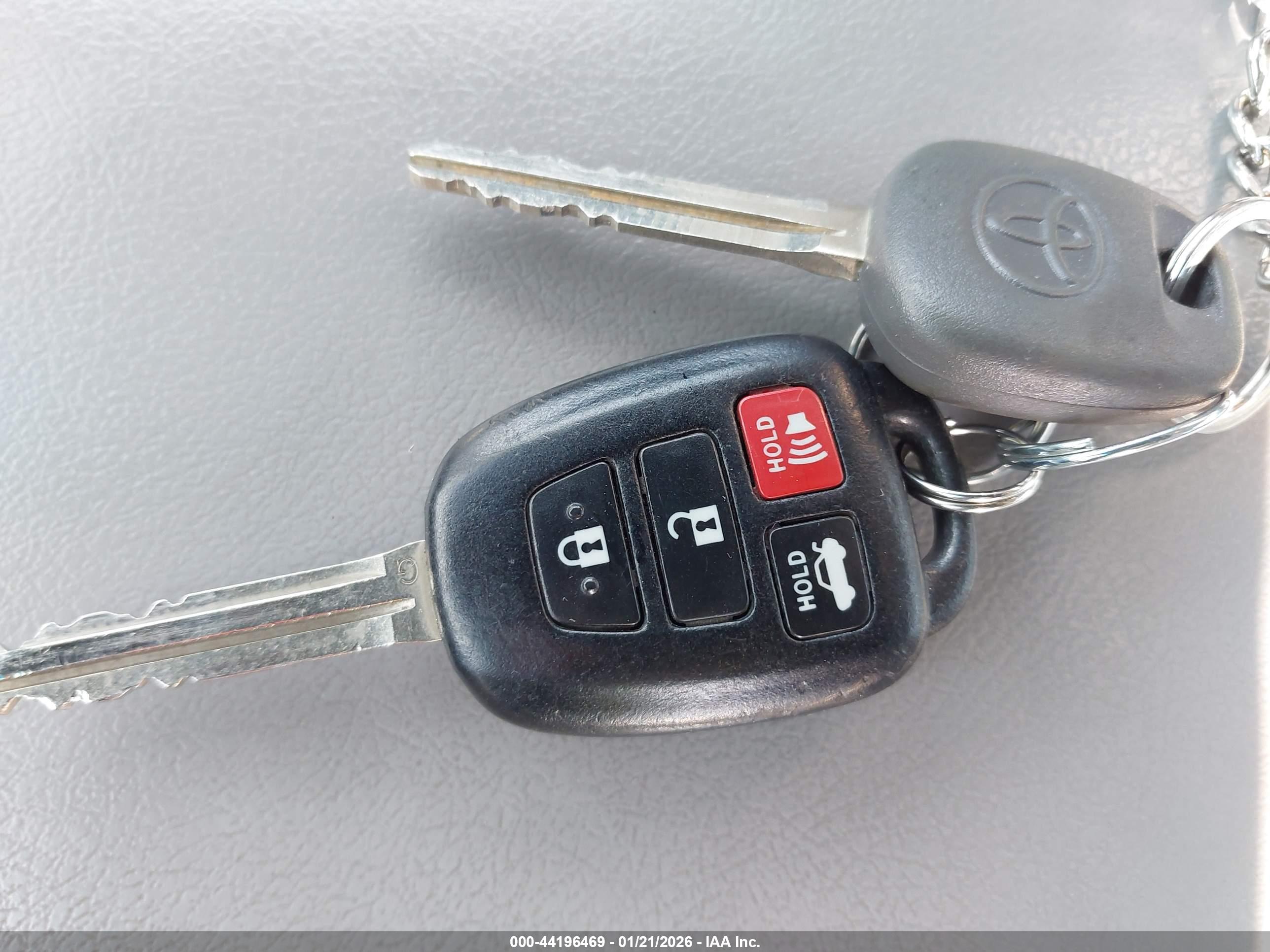 TOYOTA CAMRY image 11