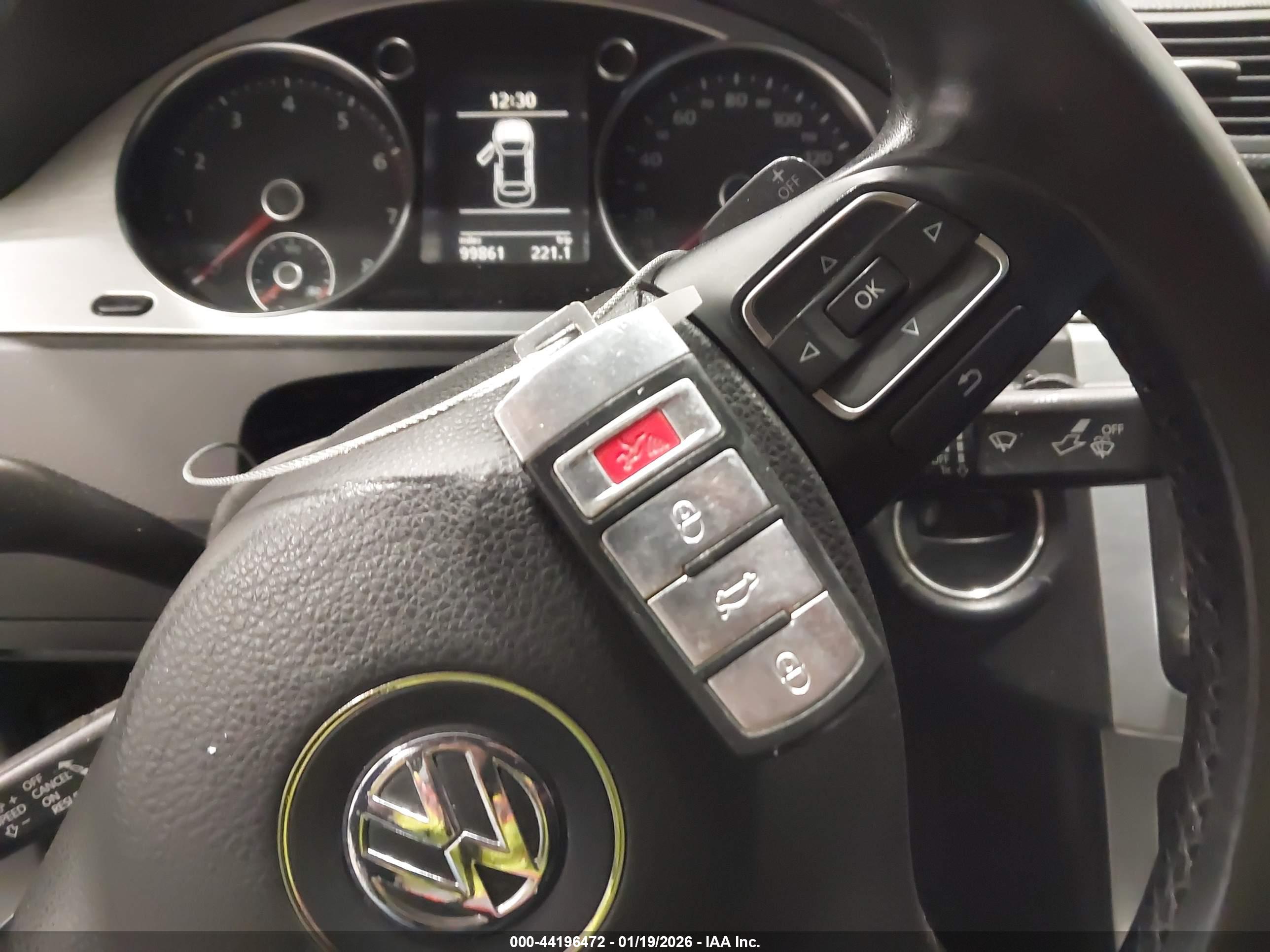VOLKSWAGEN CC image 11