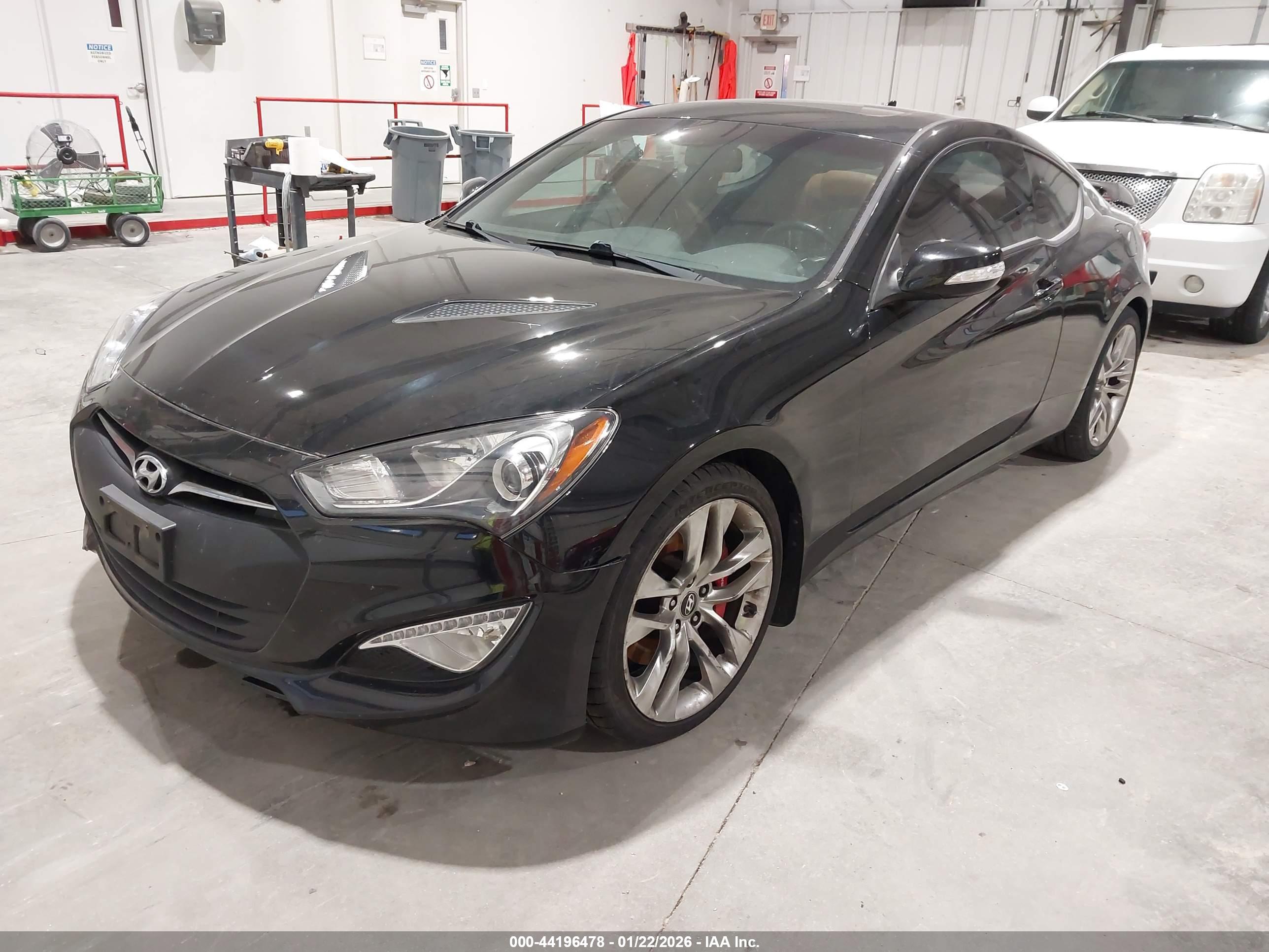 HYUNDAI GENESIS image 2