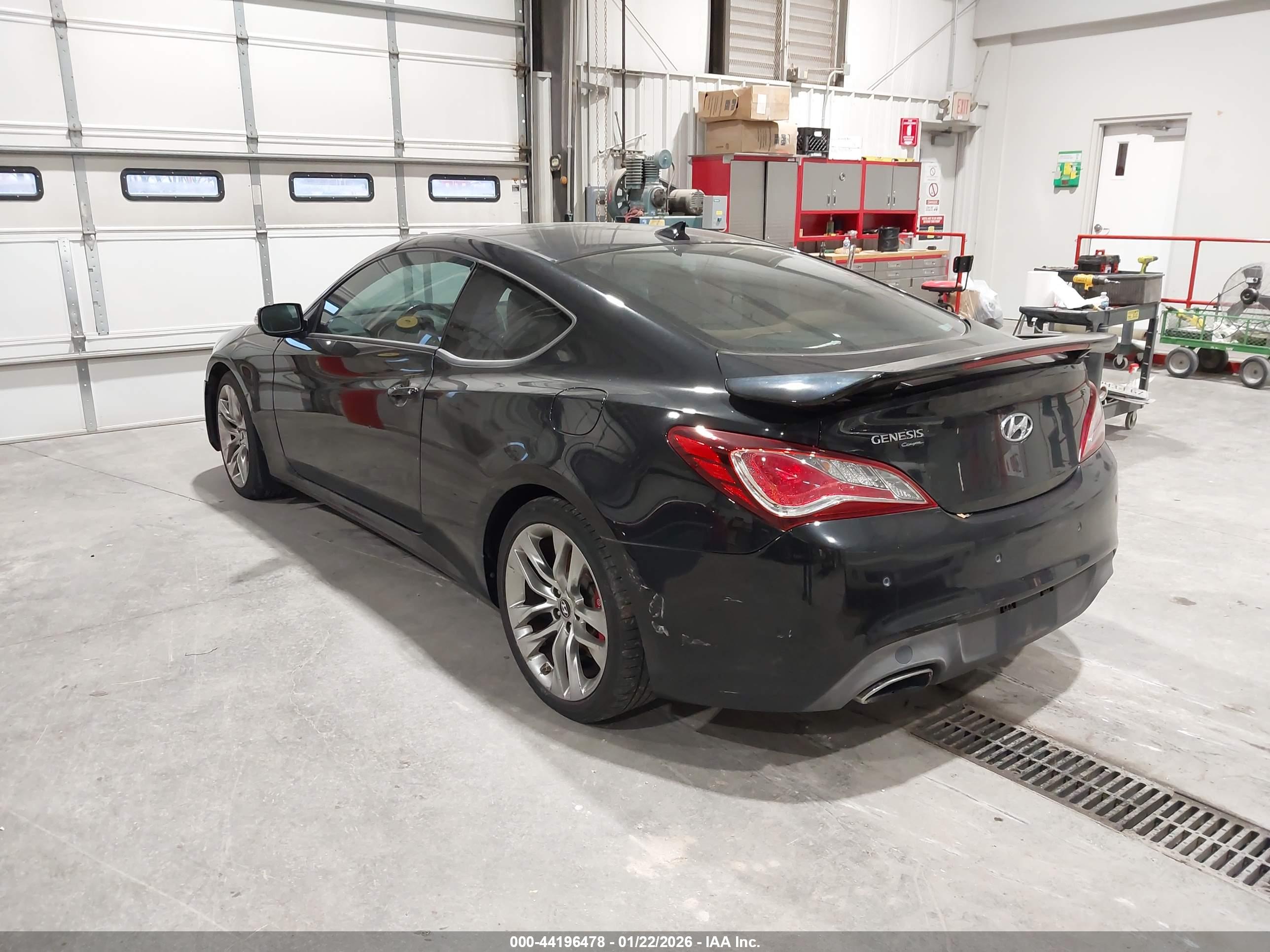 HYUNDAI GENESIS image 3