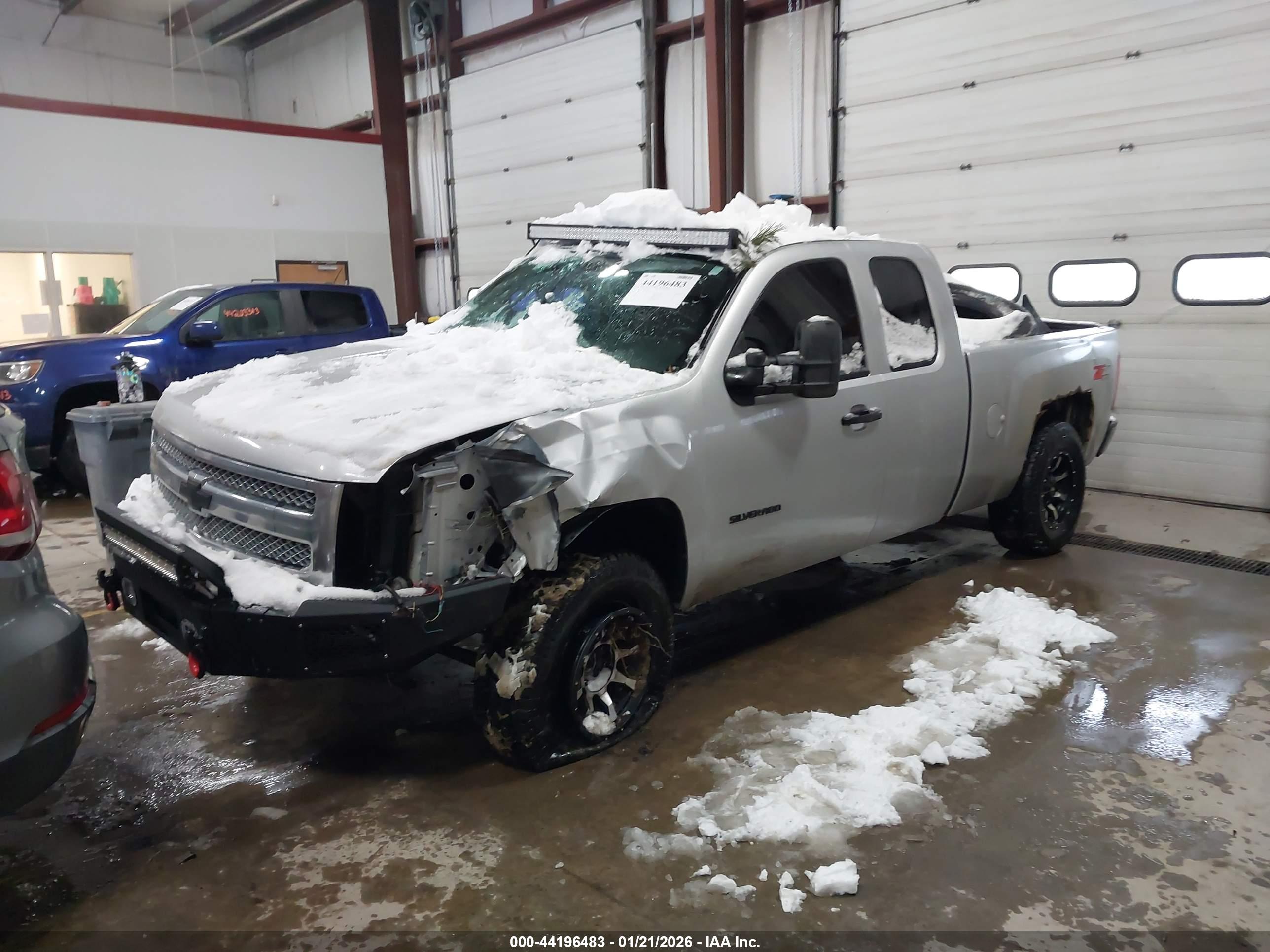 CHEVROLET SILVERADO image 2