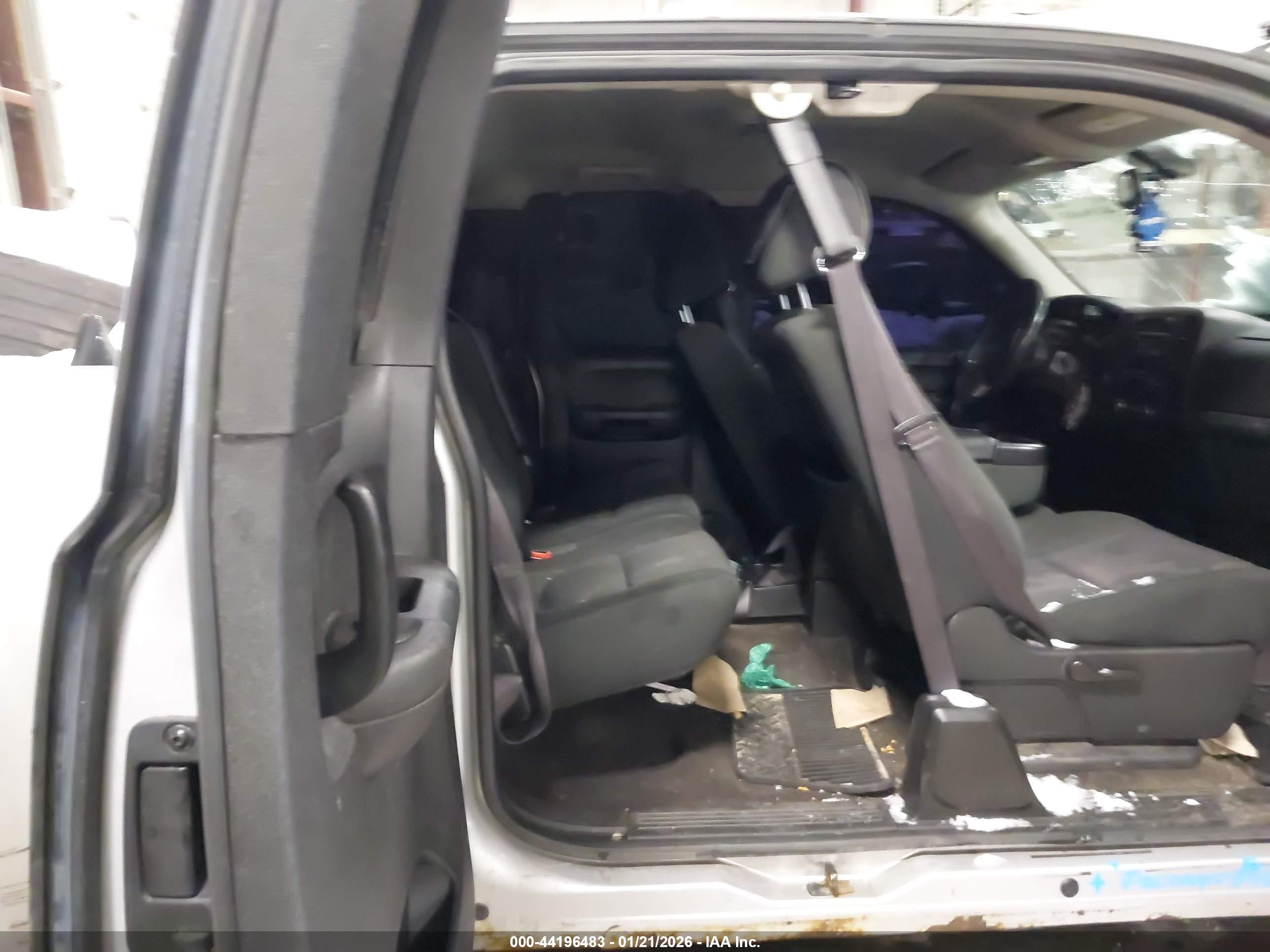 CHEVROLET SILVERADO image 8