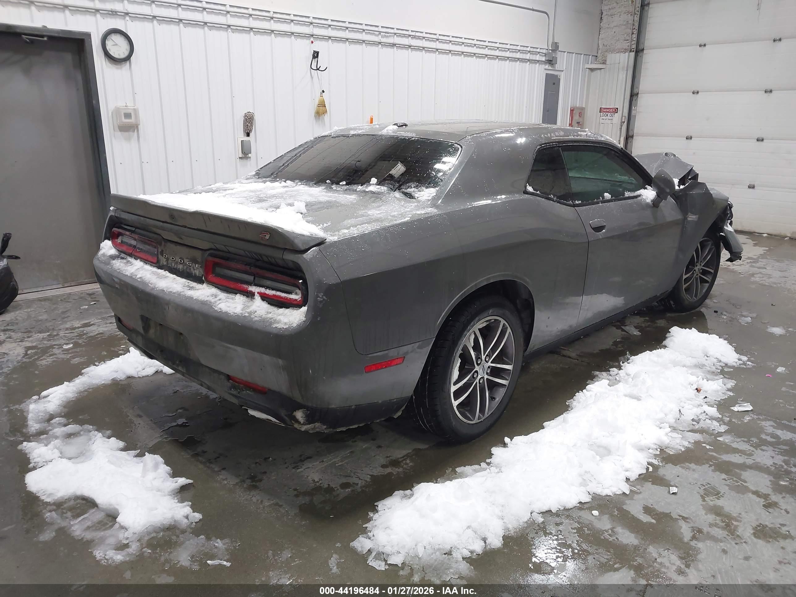 DODGE CHALLENGER image 4