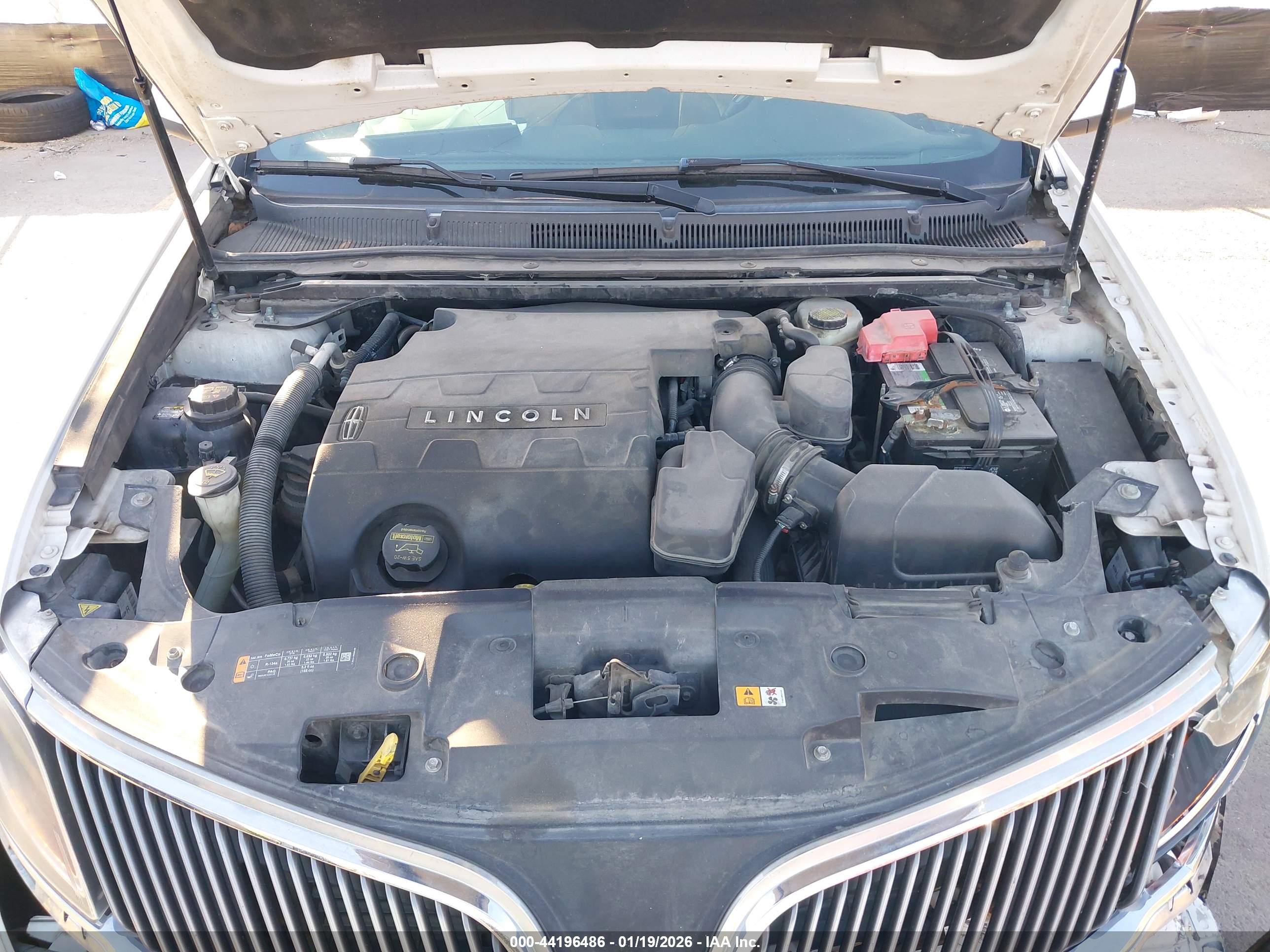 LINCOLN MKS image 10