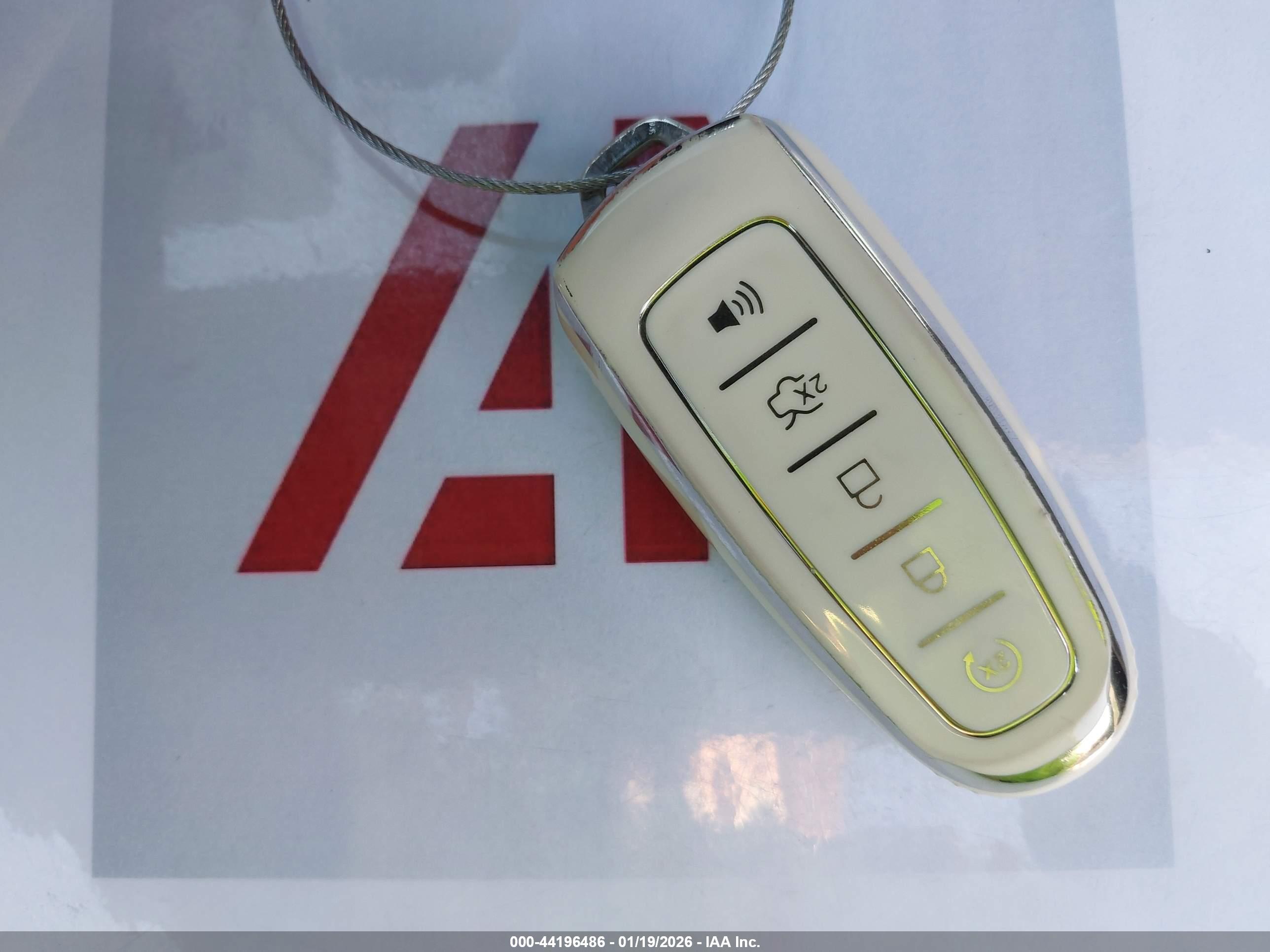 LINCOLN MKS image 11