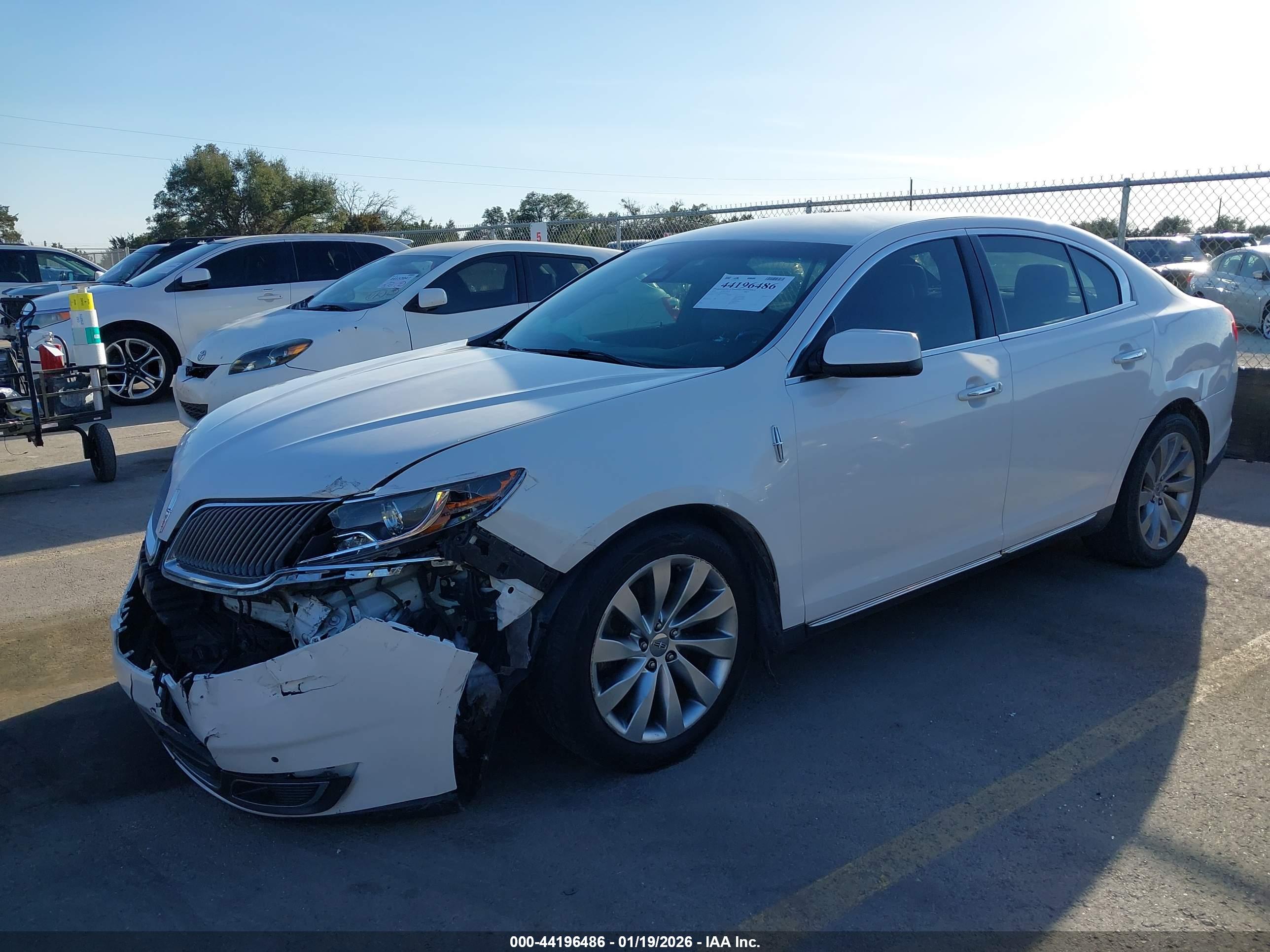 LINCOLN MKS image 2