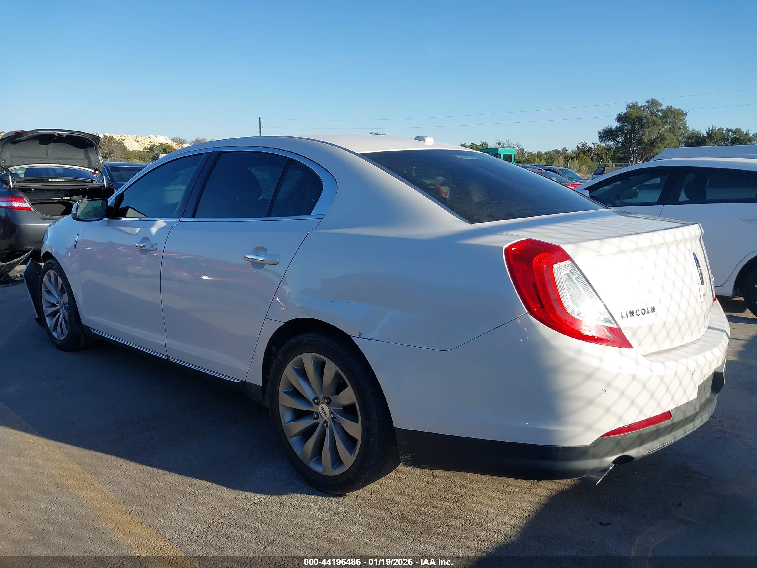 LINCOLN MKS image 3