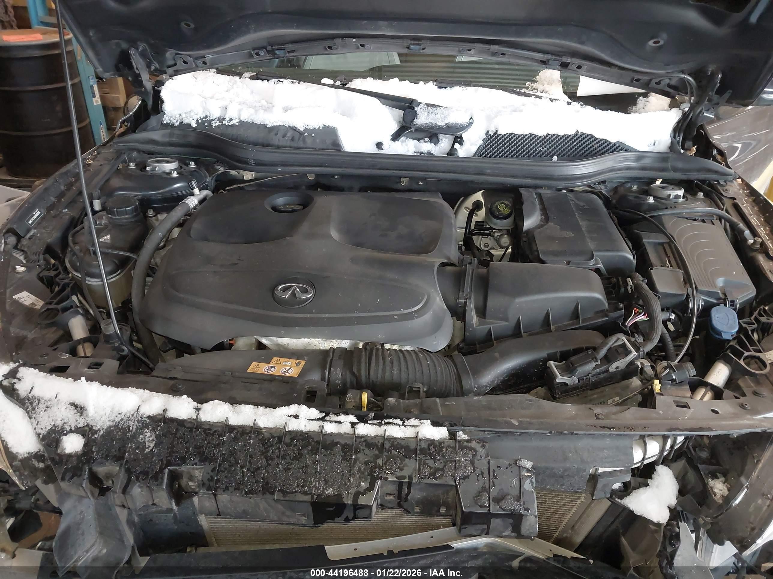 INFINITI QX30 image 10