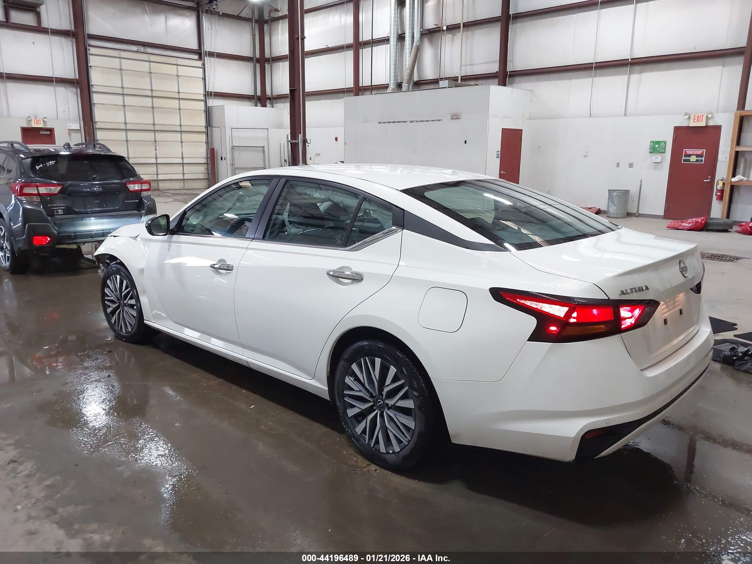 NISSAN ALTIMA image 3