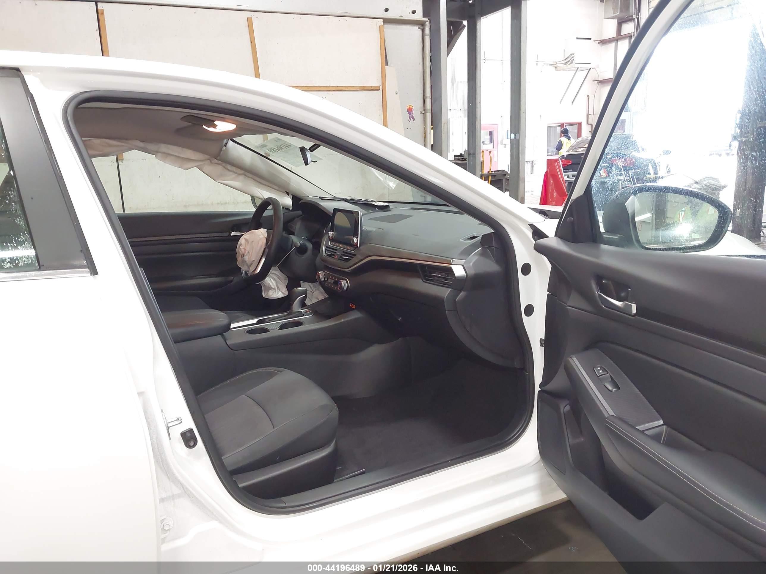 NISSAN ALTIMA image 5