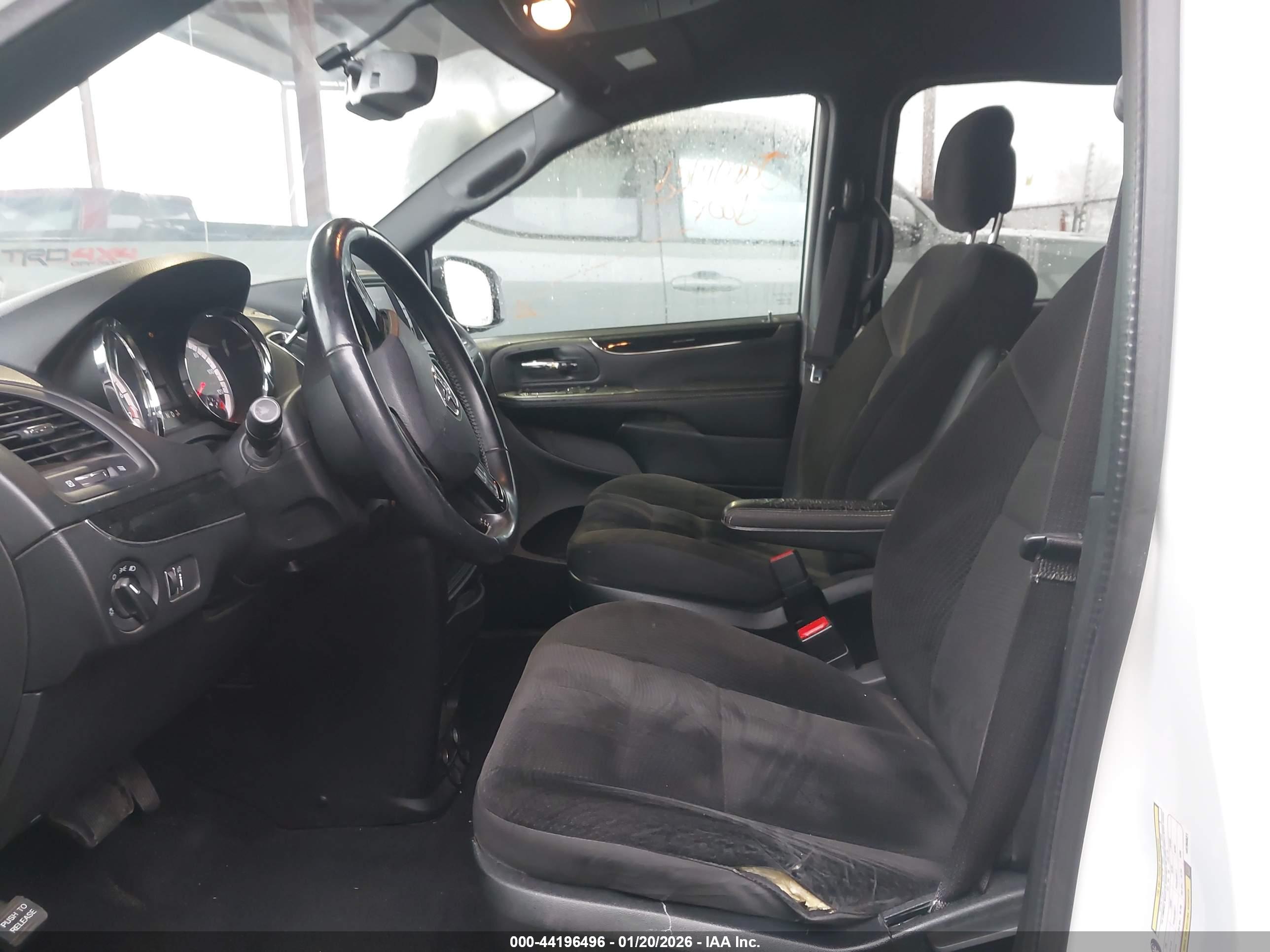 DODGE GRAND image 5