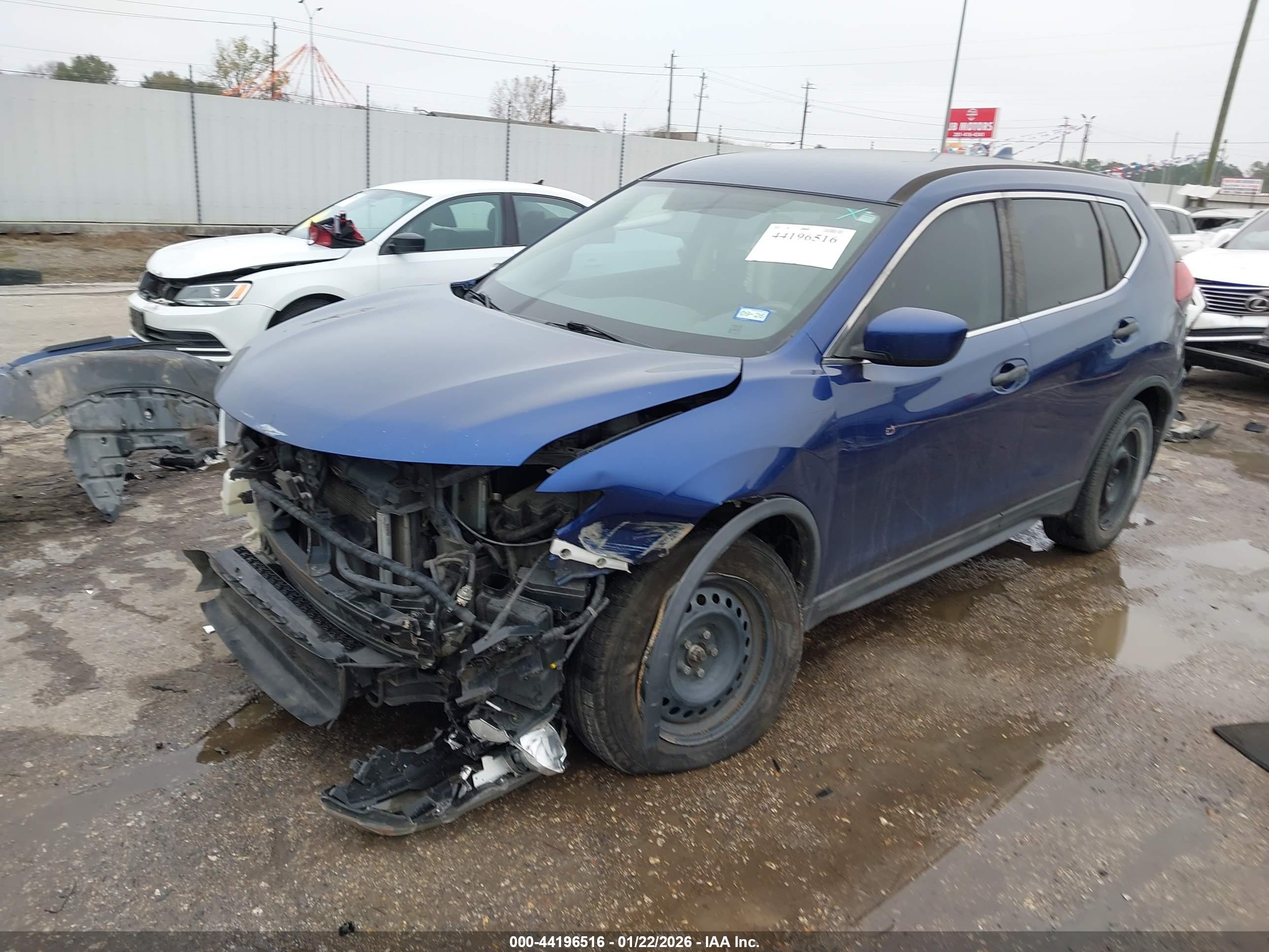 NISSAN ROGUE image 2