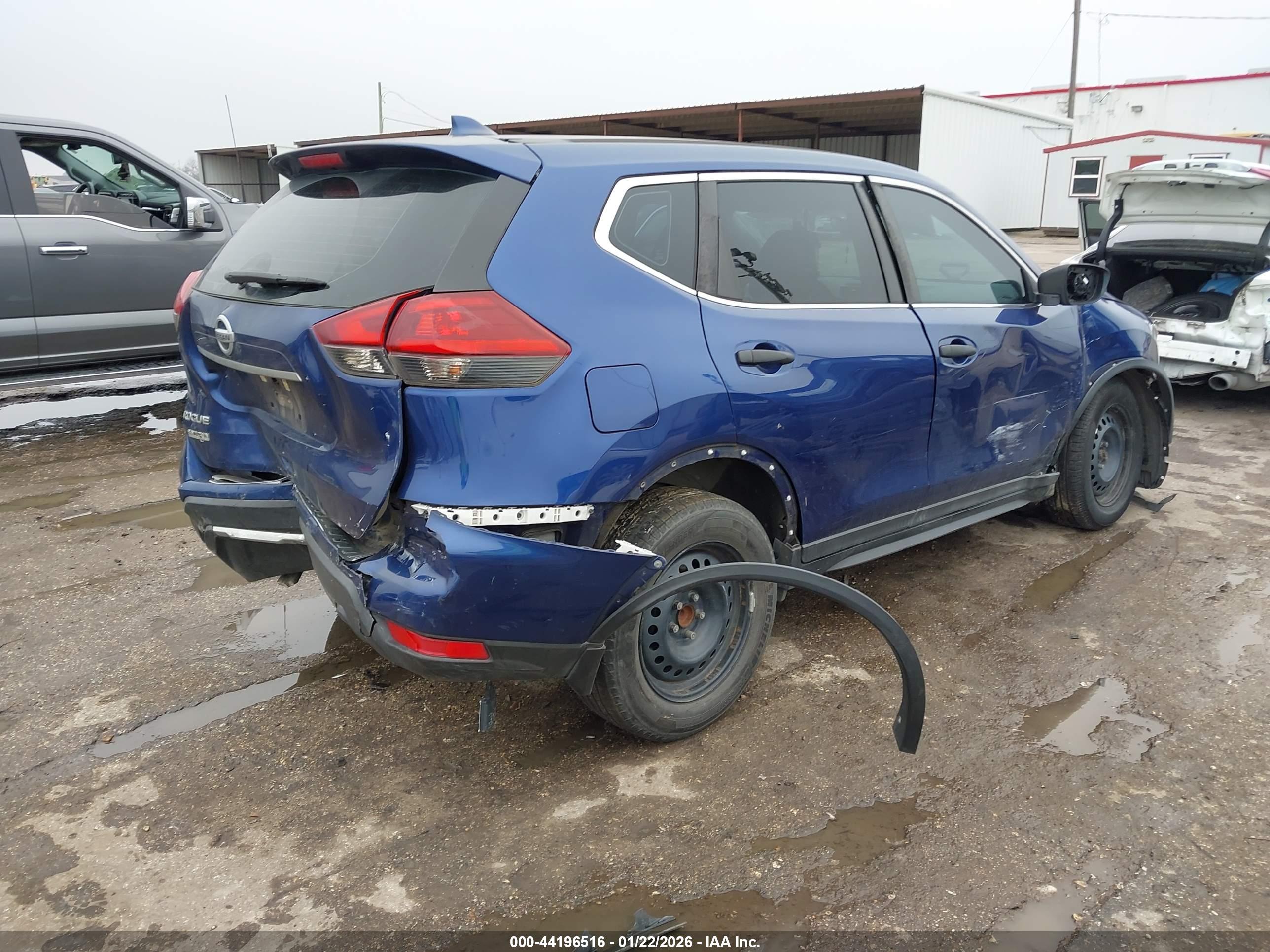 NISSAN ROGUE image 4