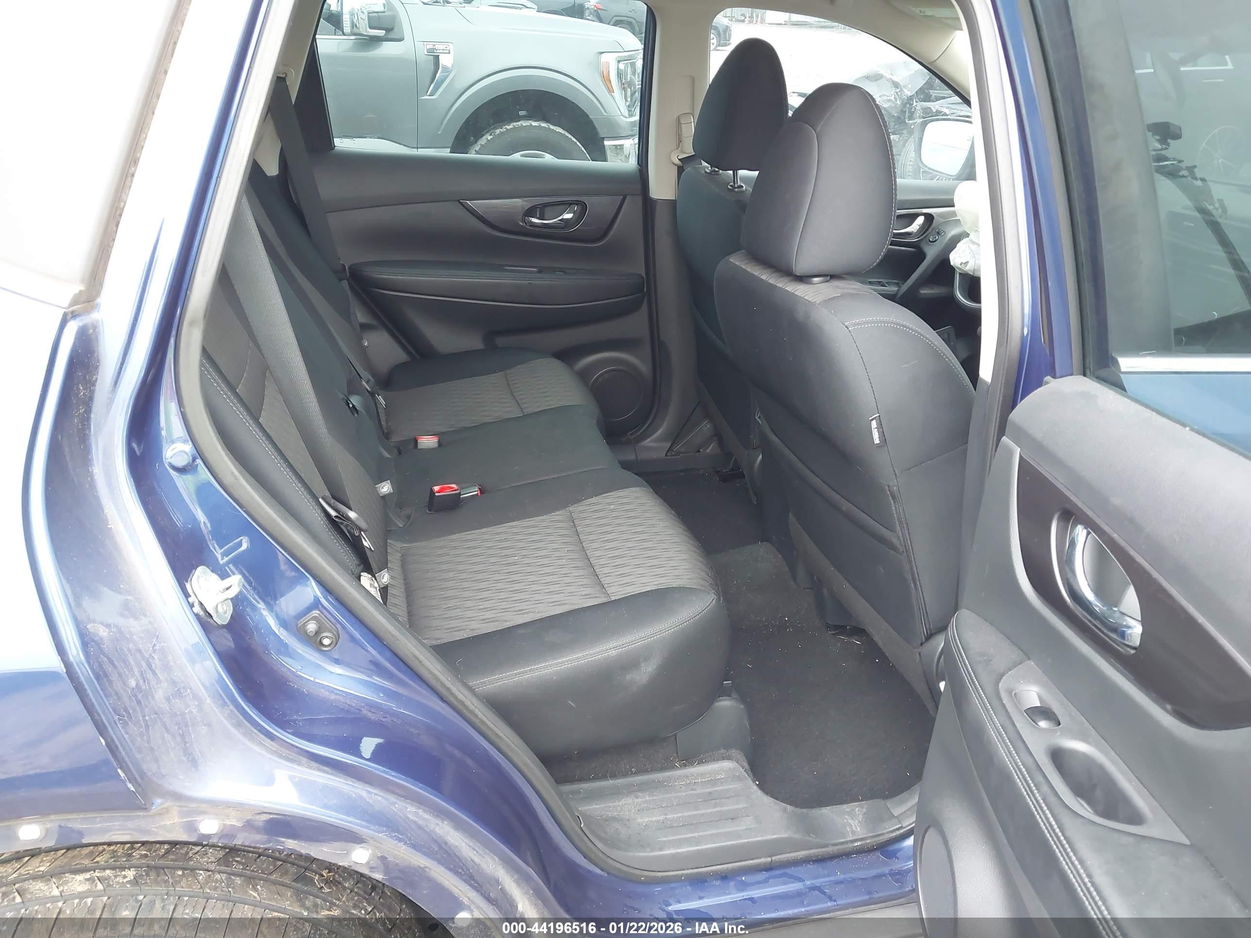NISSAN ROGUE image 8