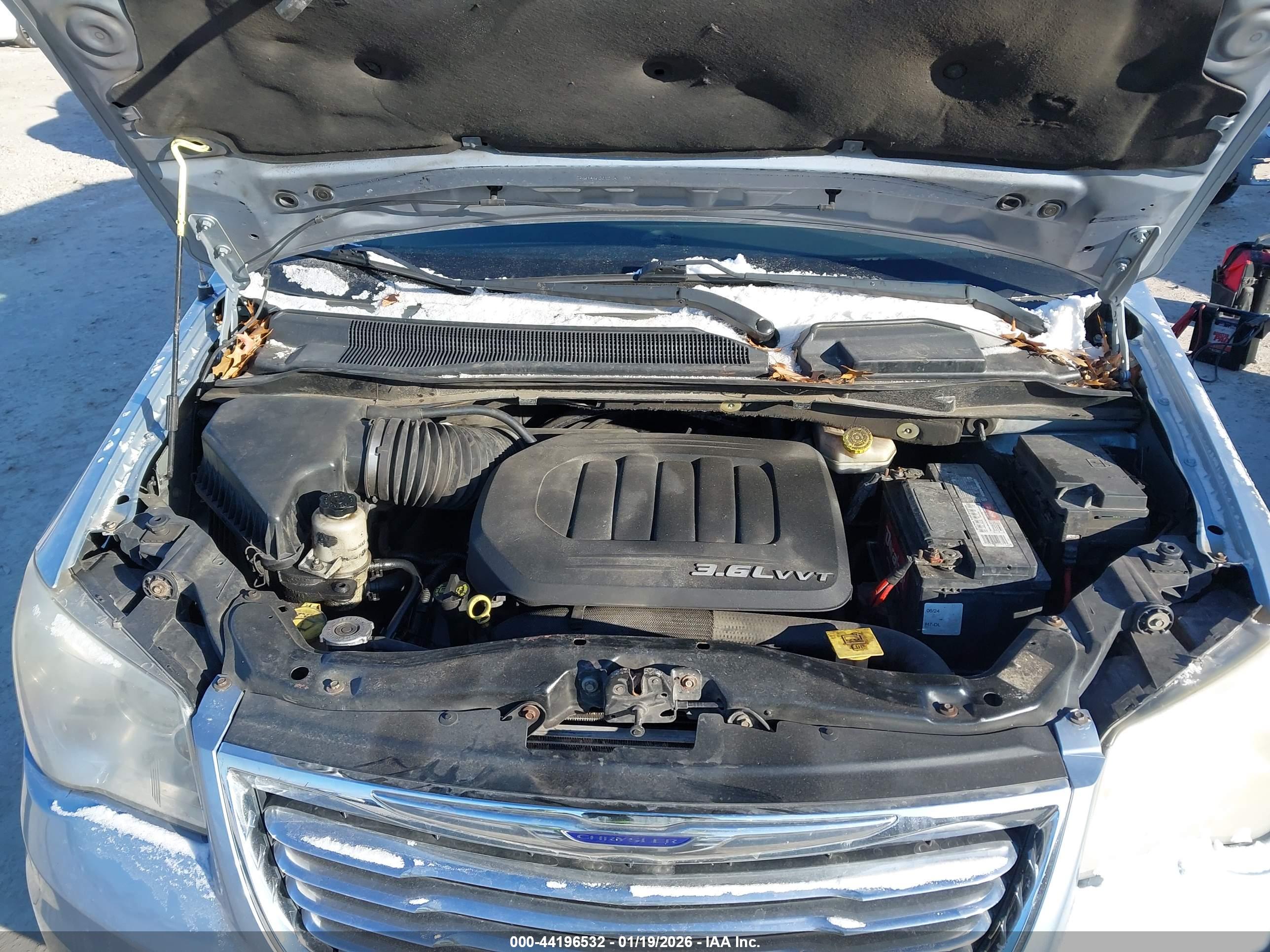 CHRYSLER TOWN image 10