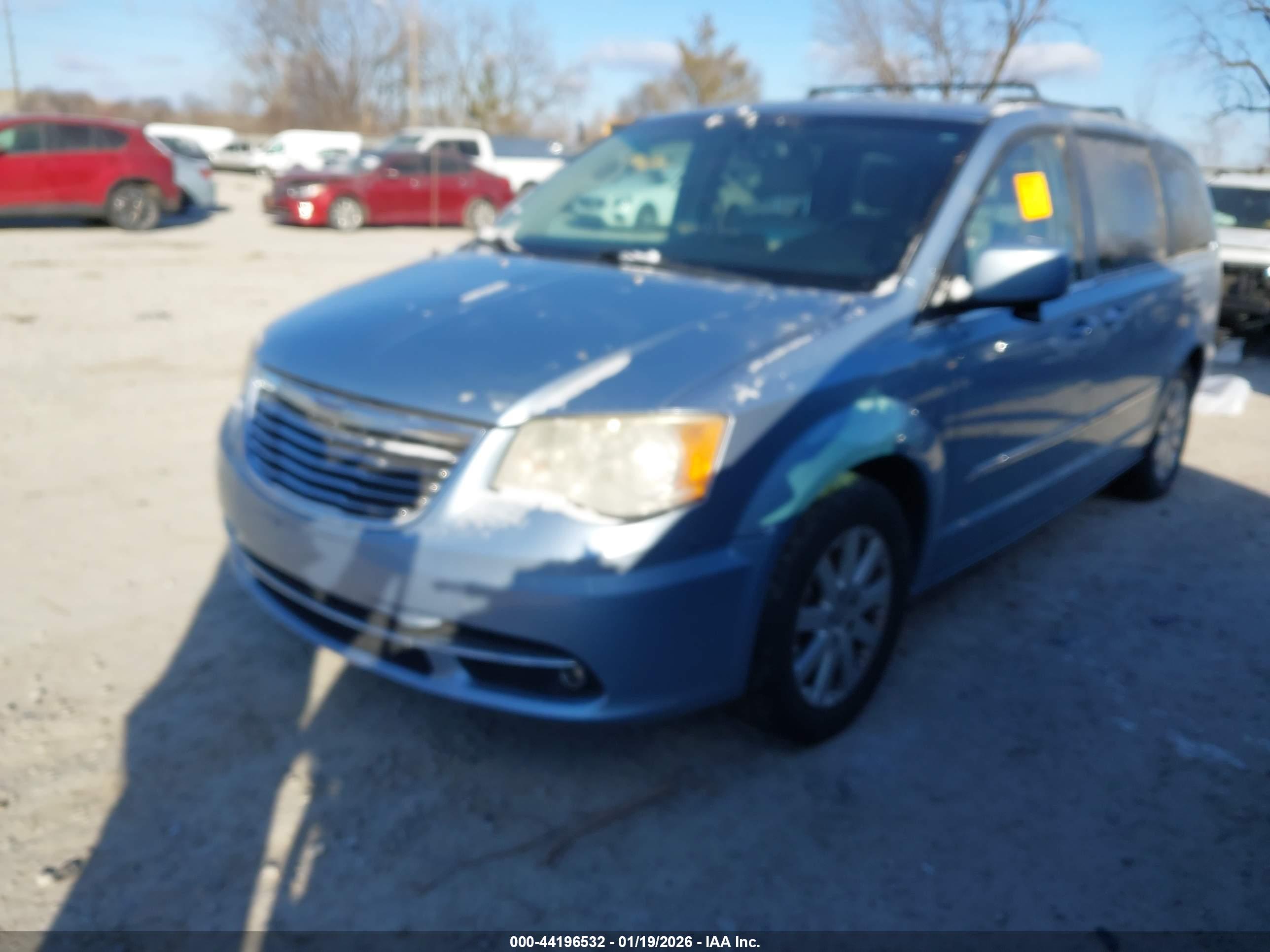 CHRYSLER TOWN image 2