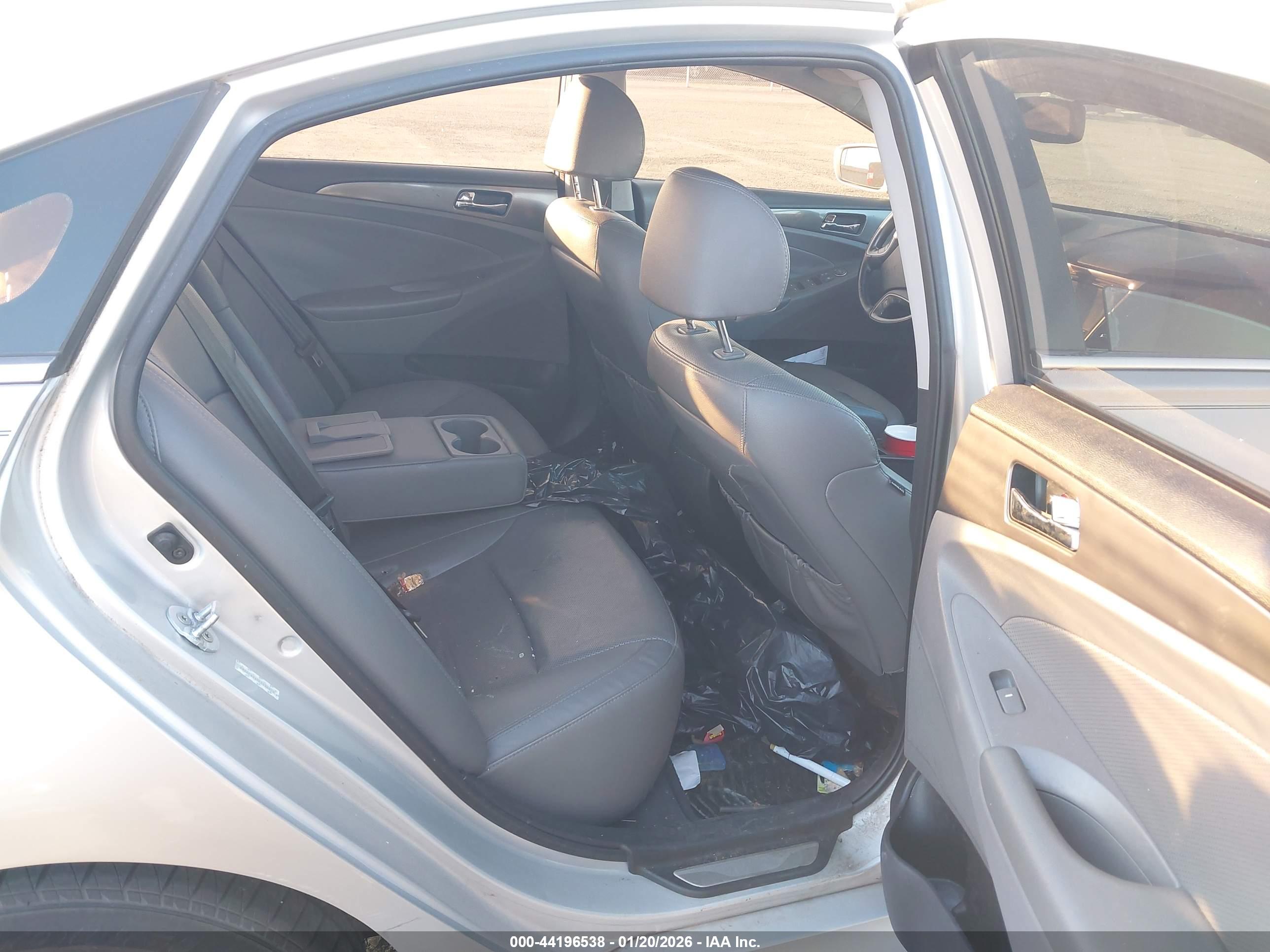 HYUNDAI SONATA image 8
