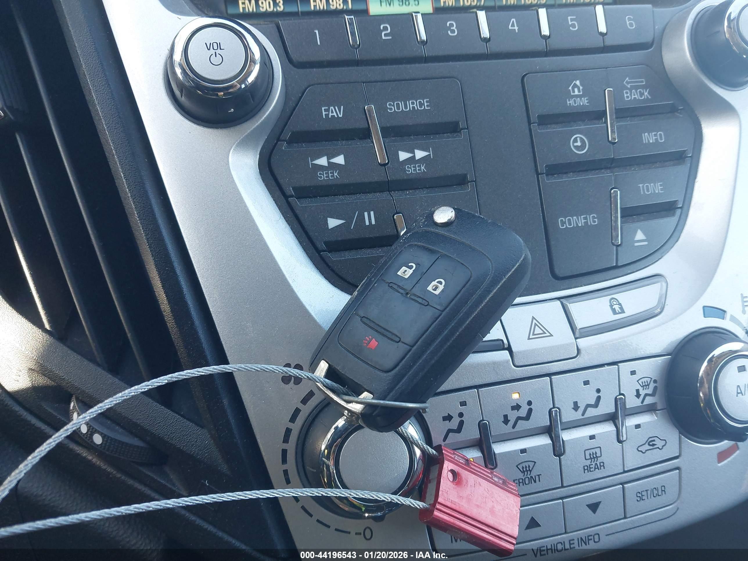 CHEVROLET EQUINOX image 11