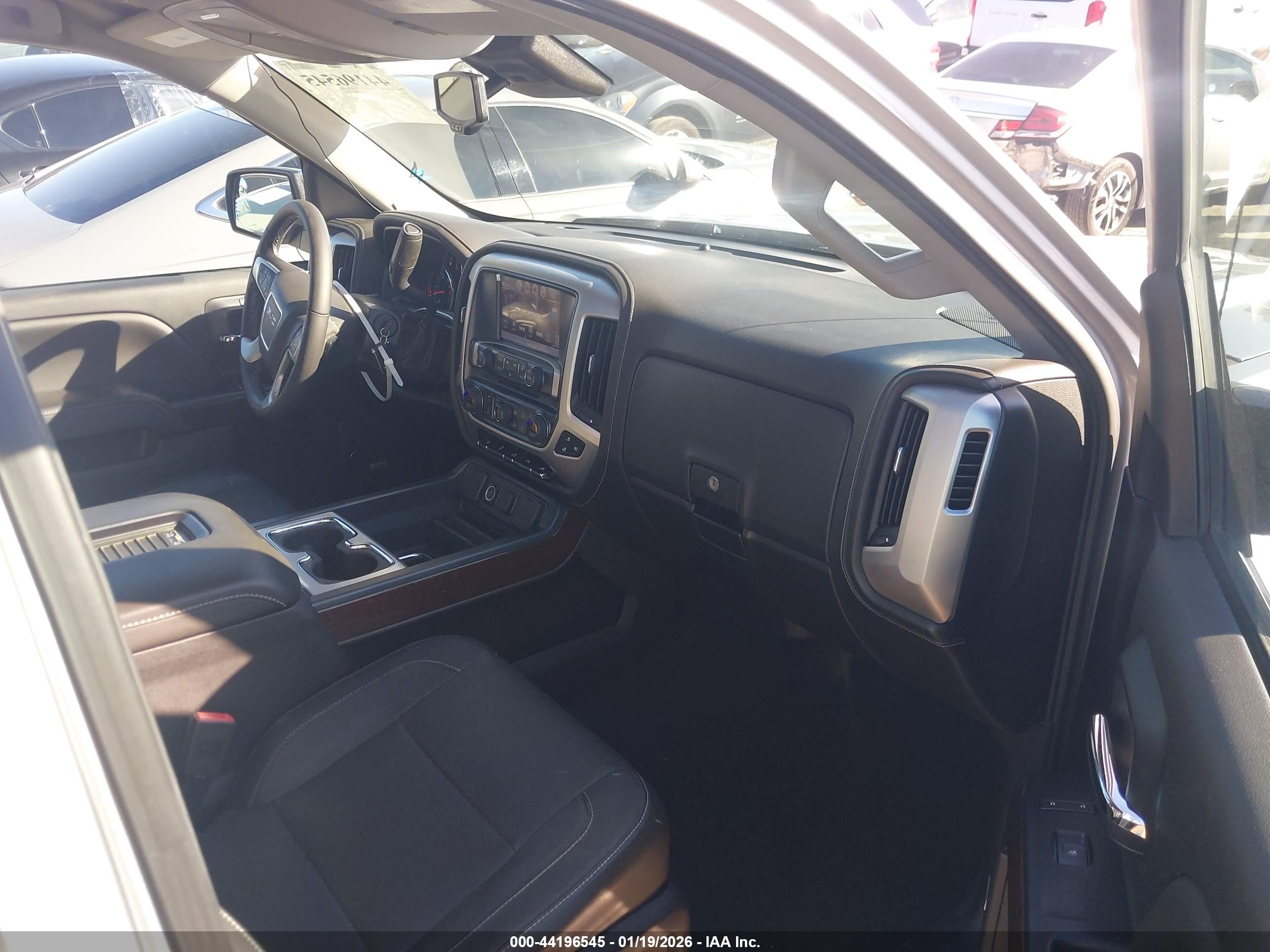 GMC SIERRA image 5