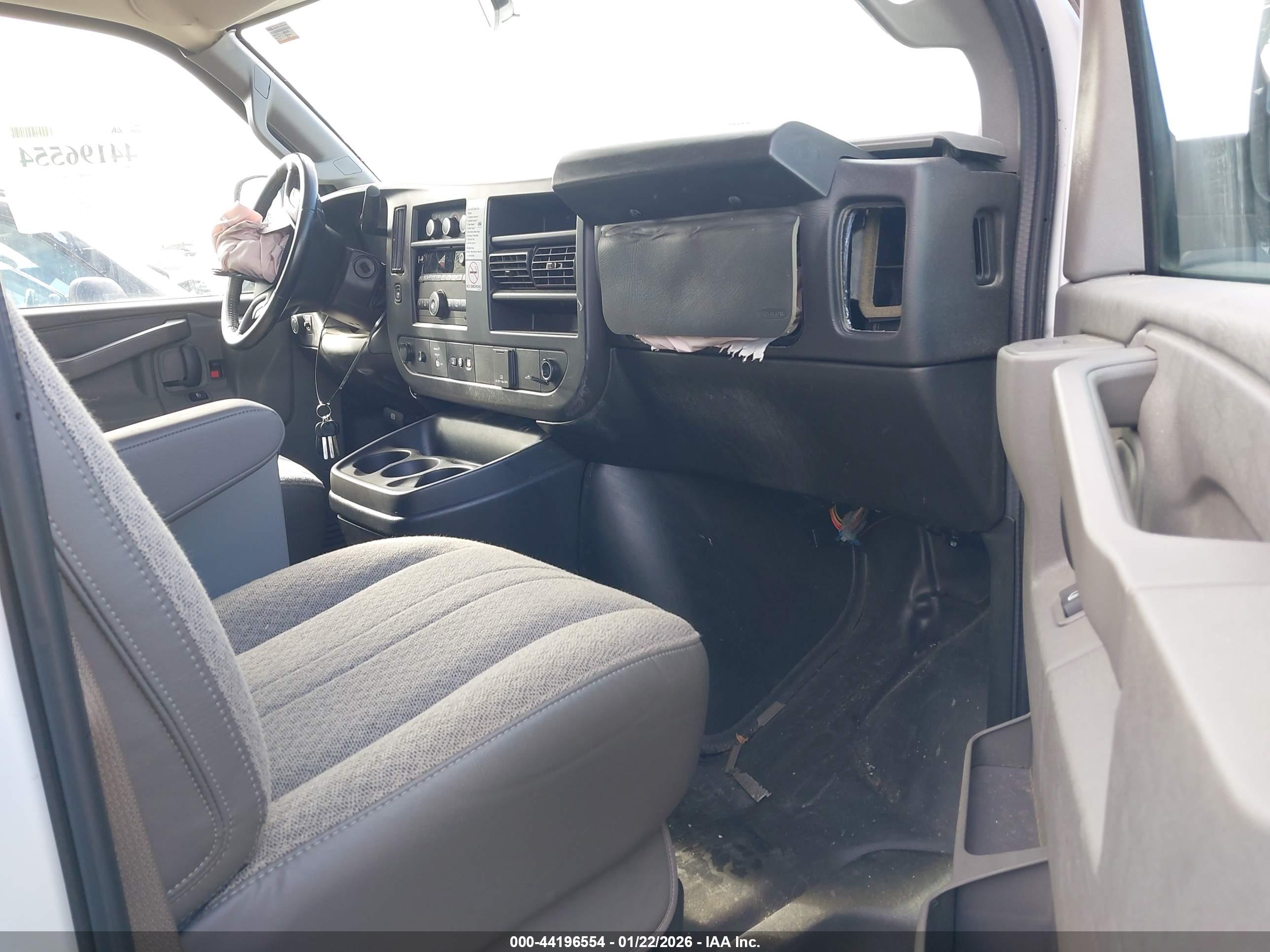 CHEVROLET EXPRESS image 5