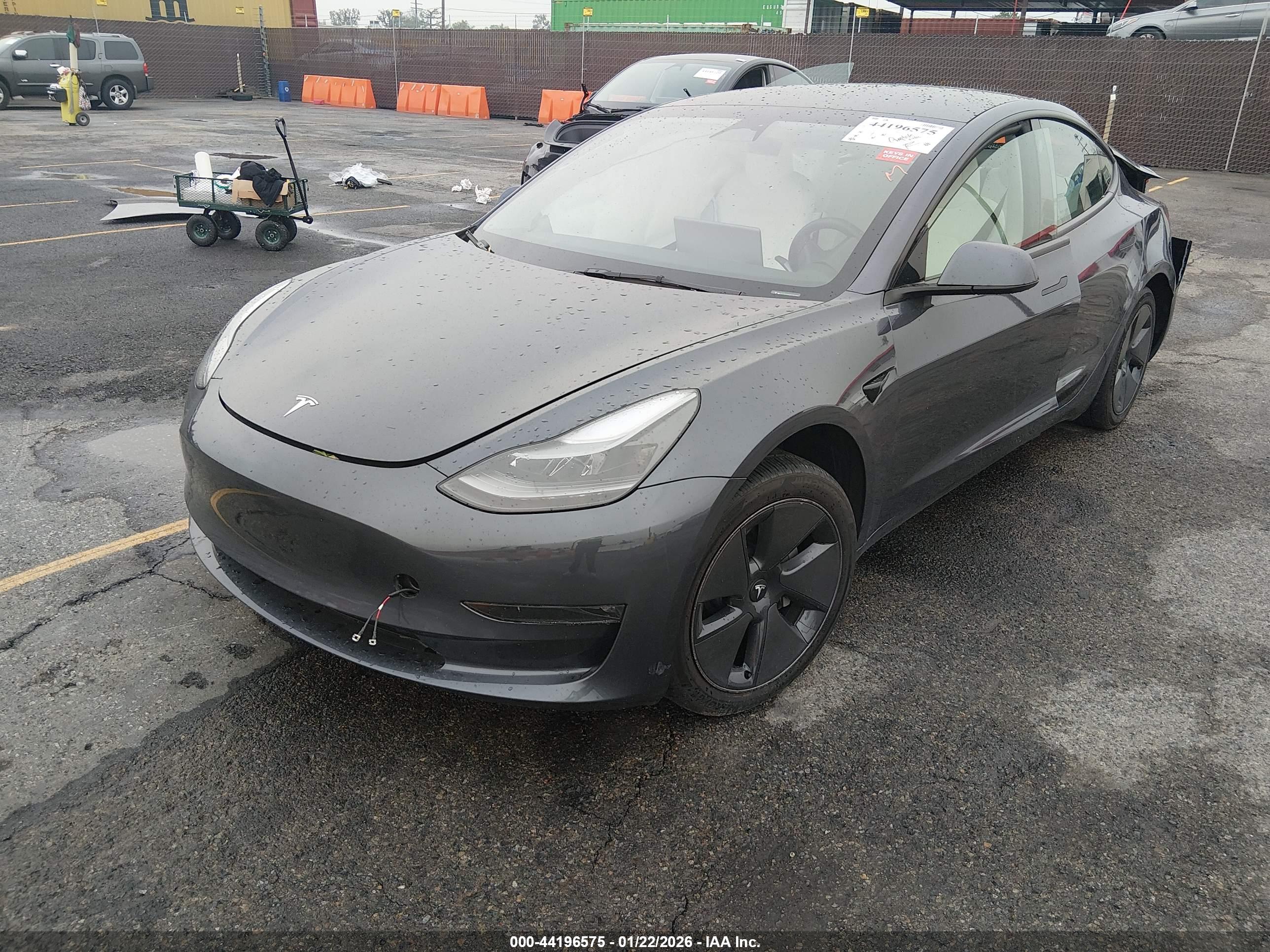 TESLA MODEL image 2