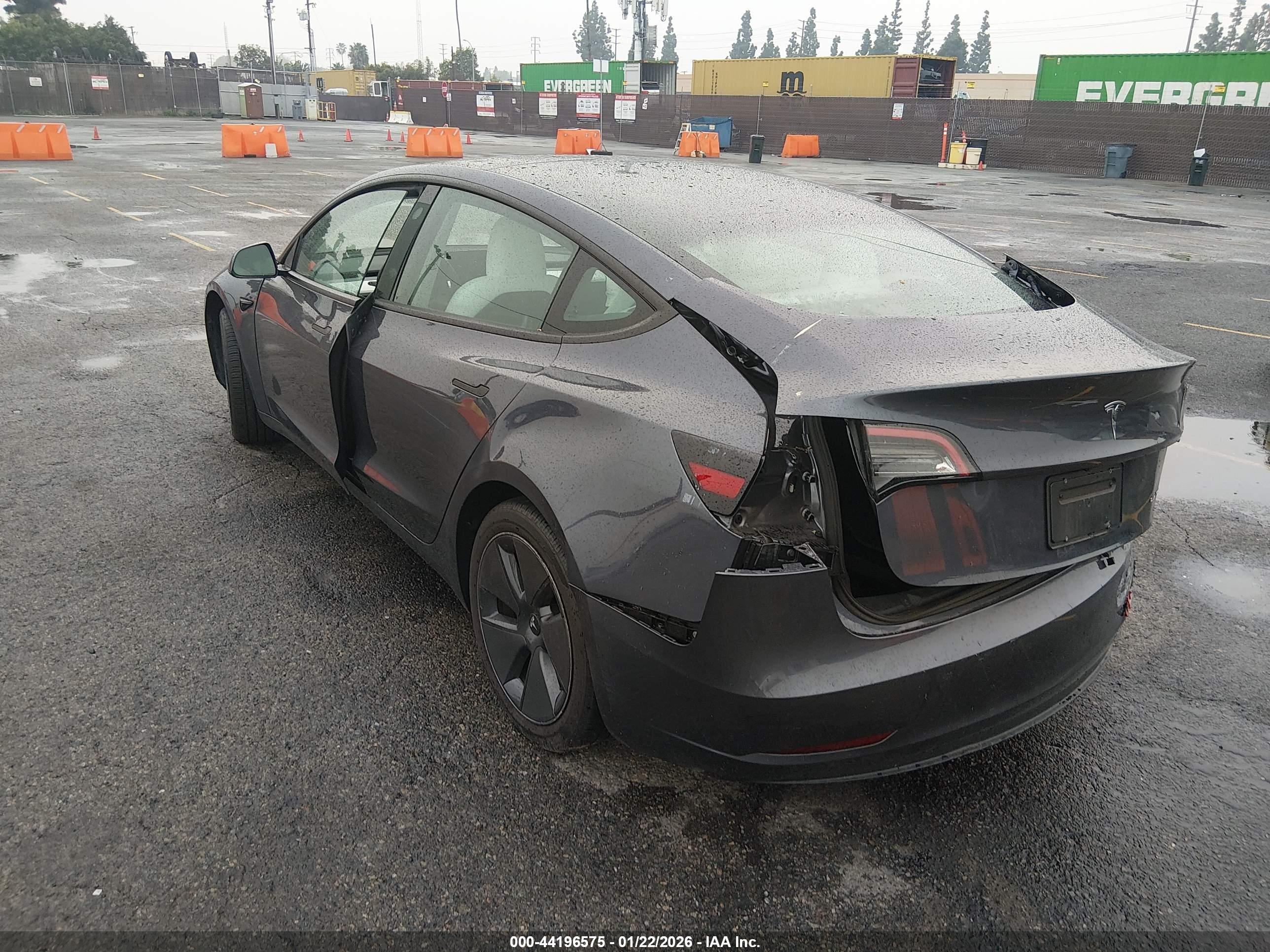 TESLA MODEL image 3