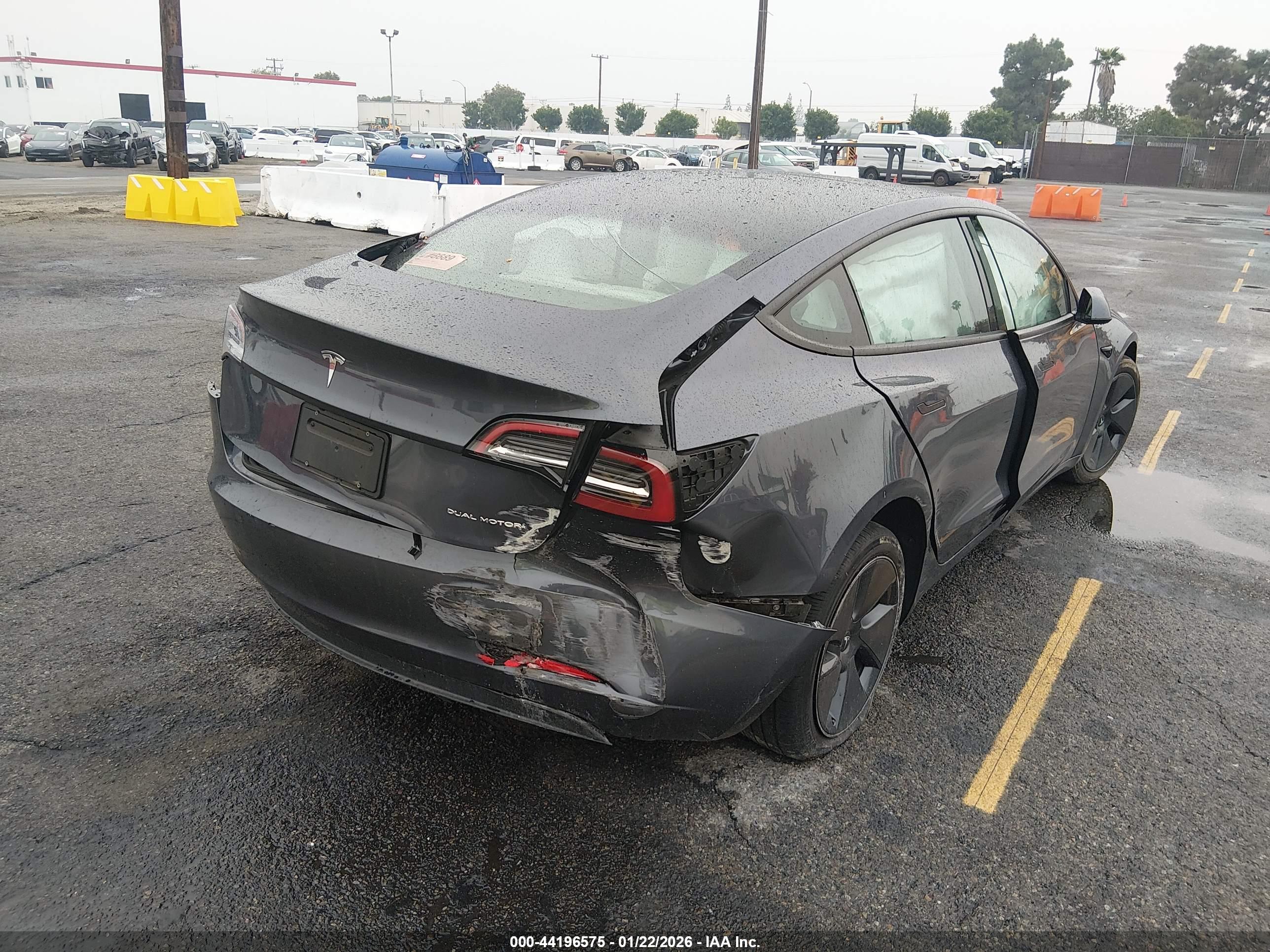 TESLA MODEL image 4