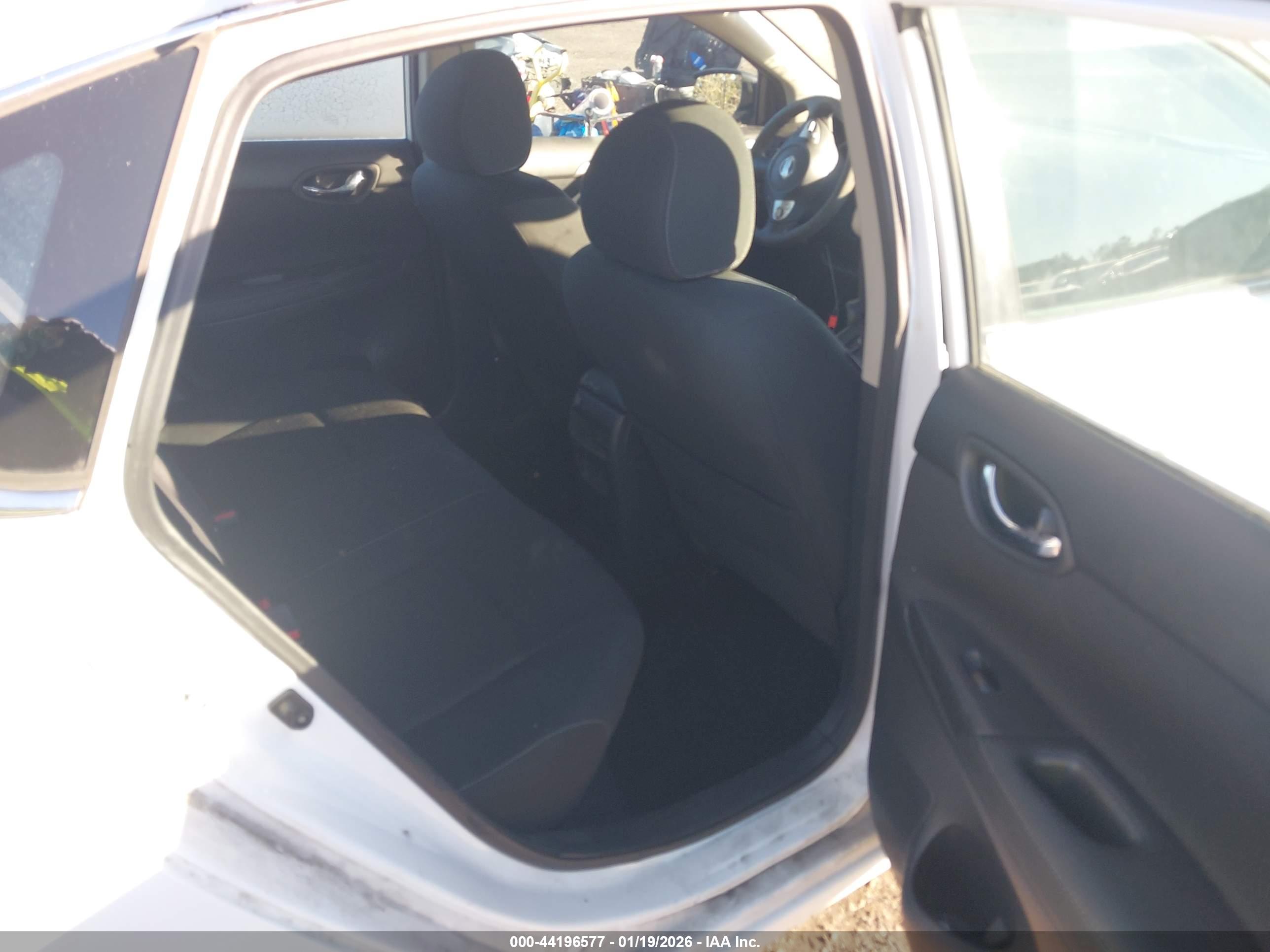 NISSAN SENTRA image 8
