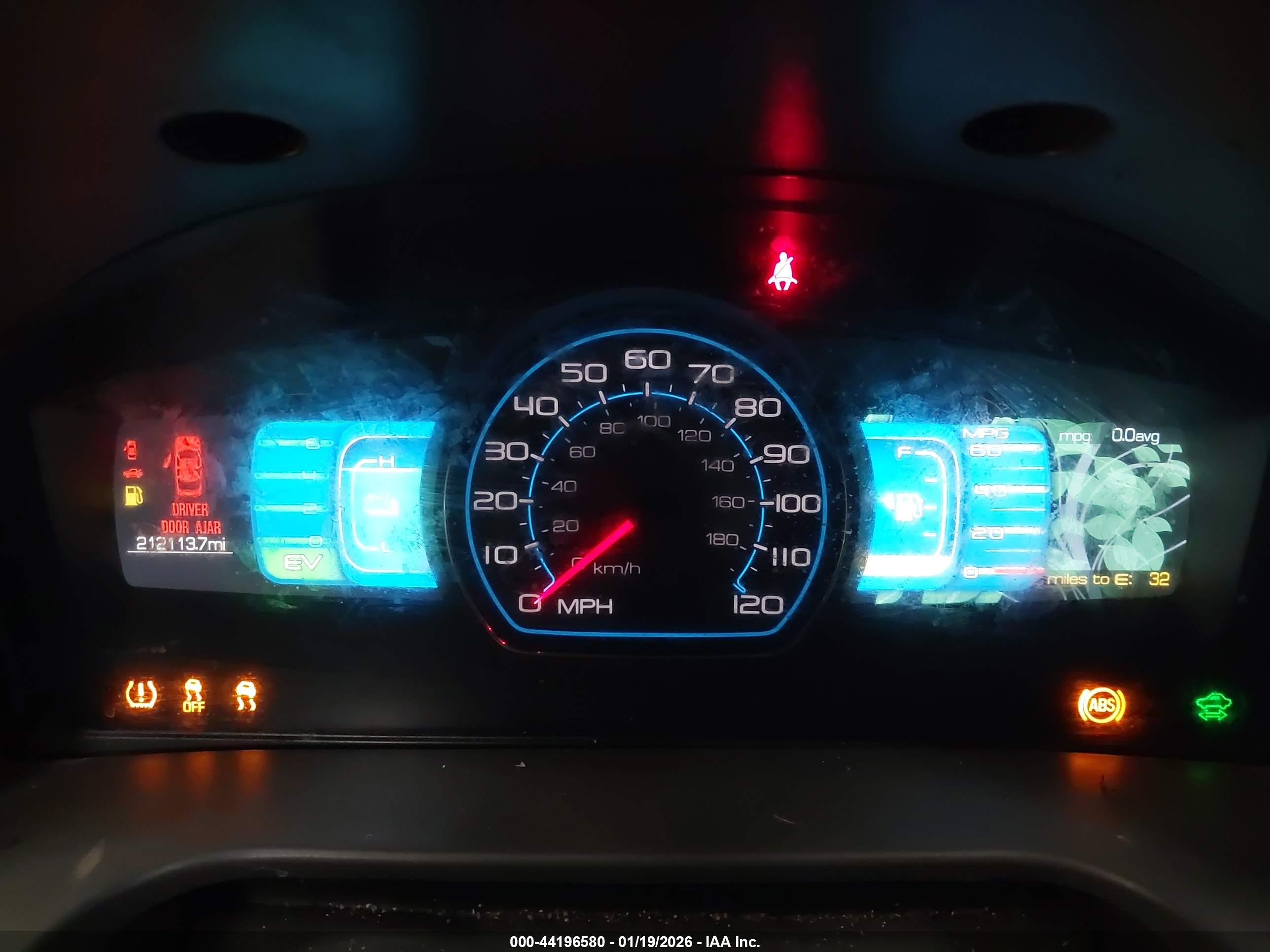 FORD FUSION image 7