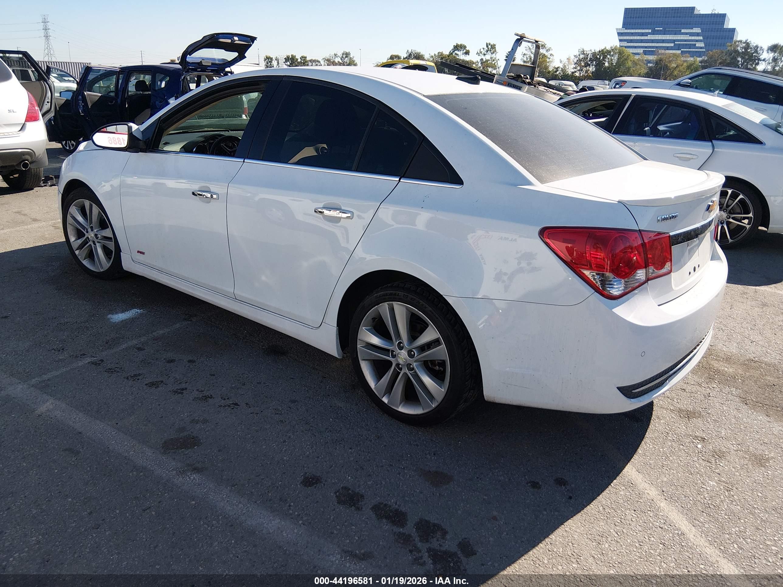 CHEVROLET CRUZE image 3