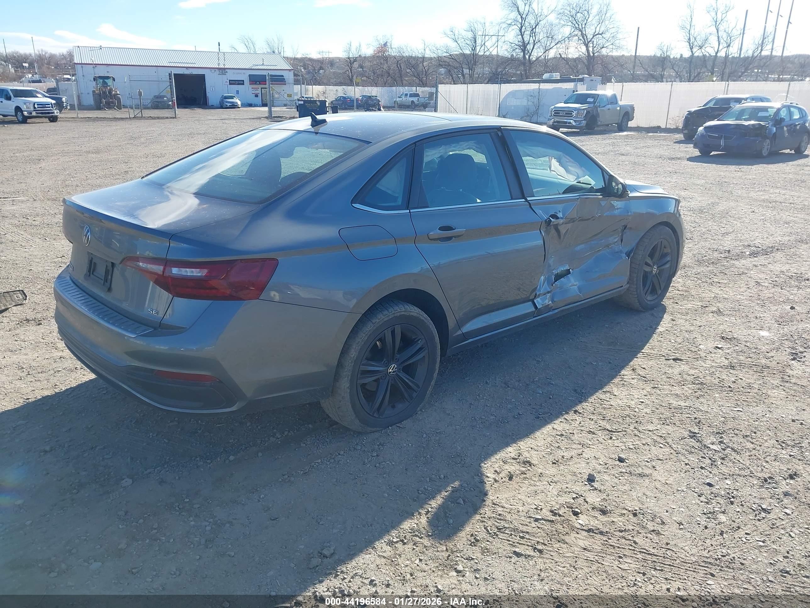 VOLKSWAGEN JETTA image 4