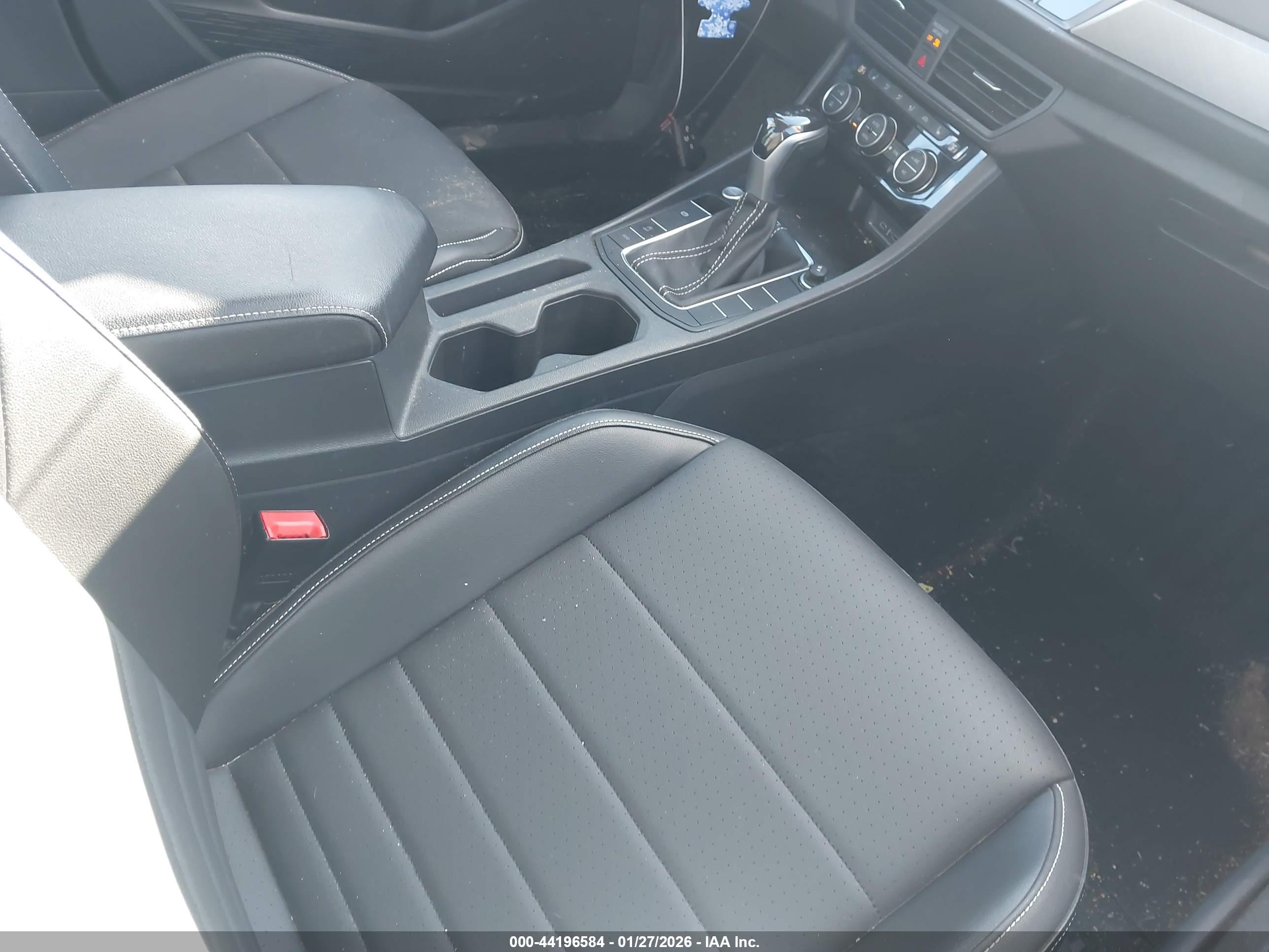 VOLKSWAGEN JETTA image 5