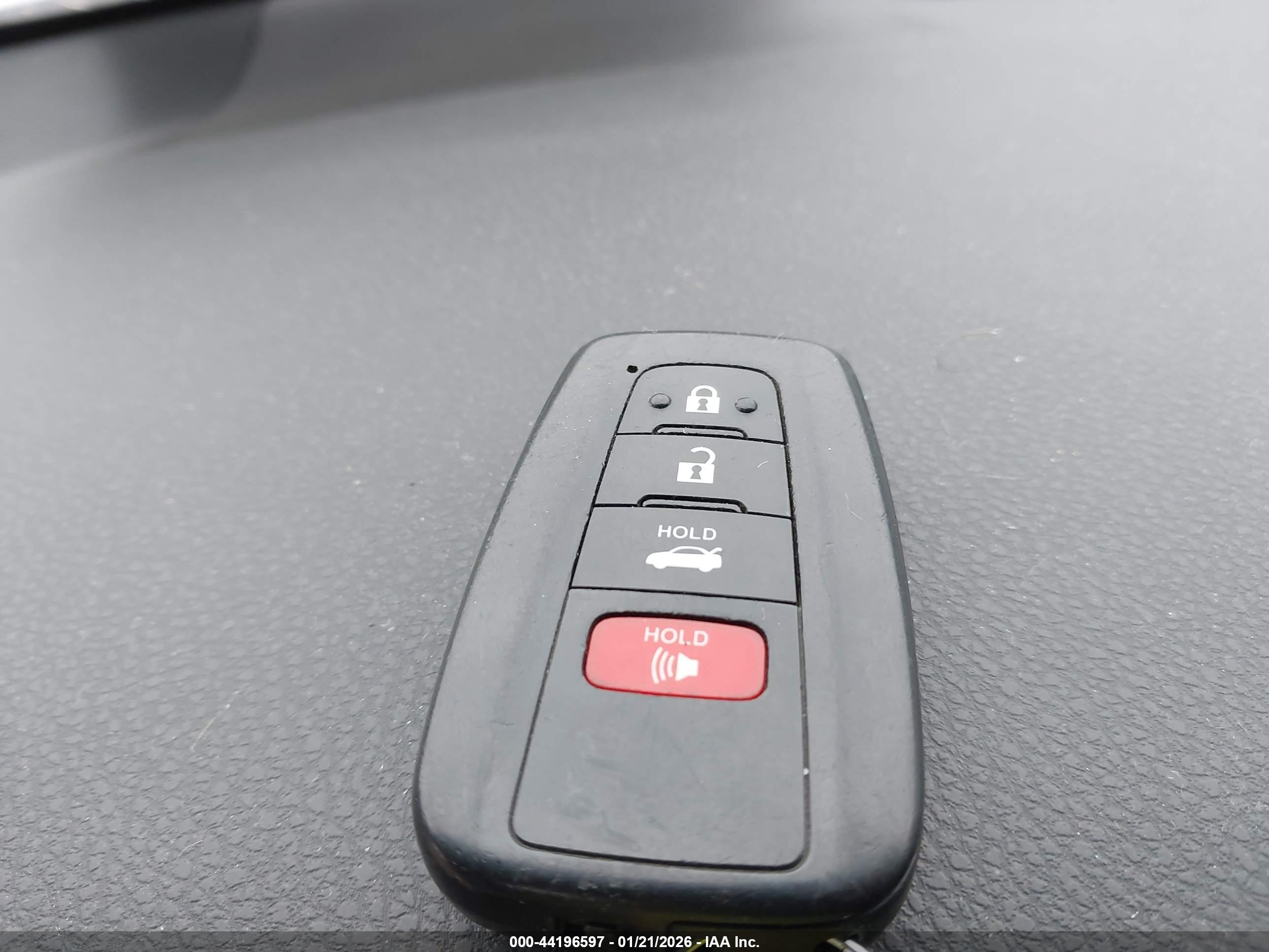 TOYOTA CAMRY image 11