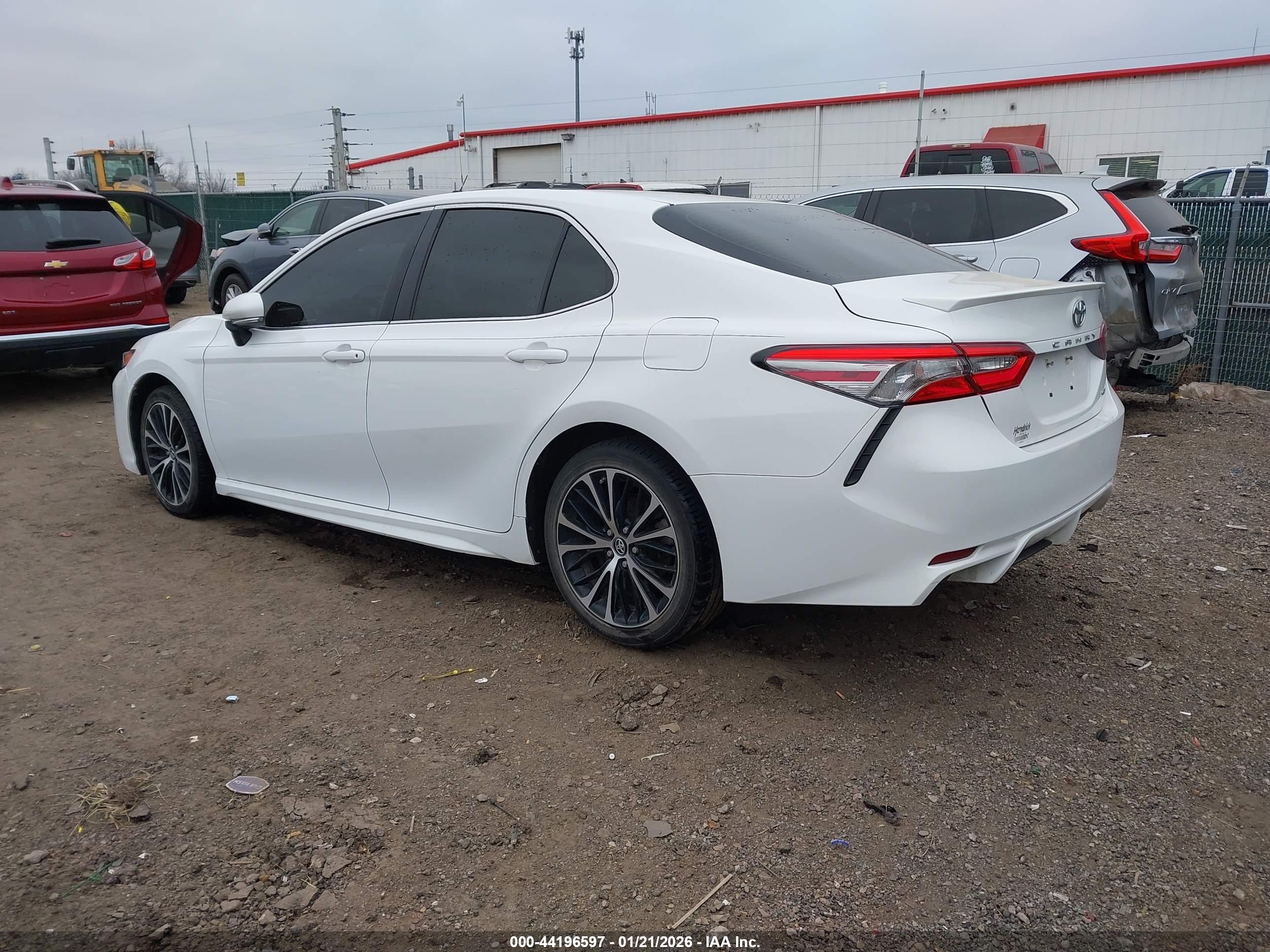 TOYOTA CAMRY image 3