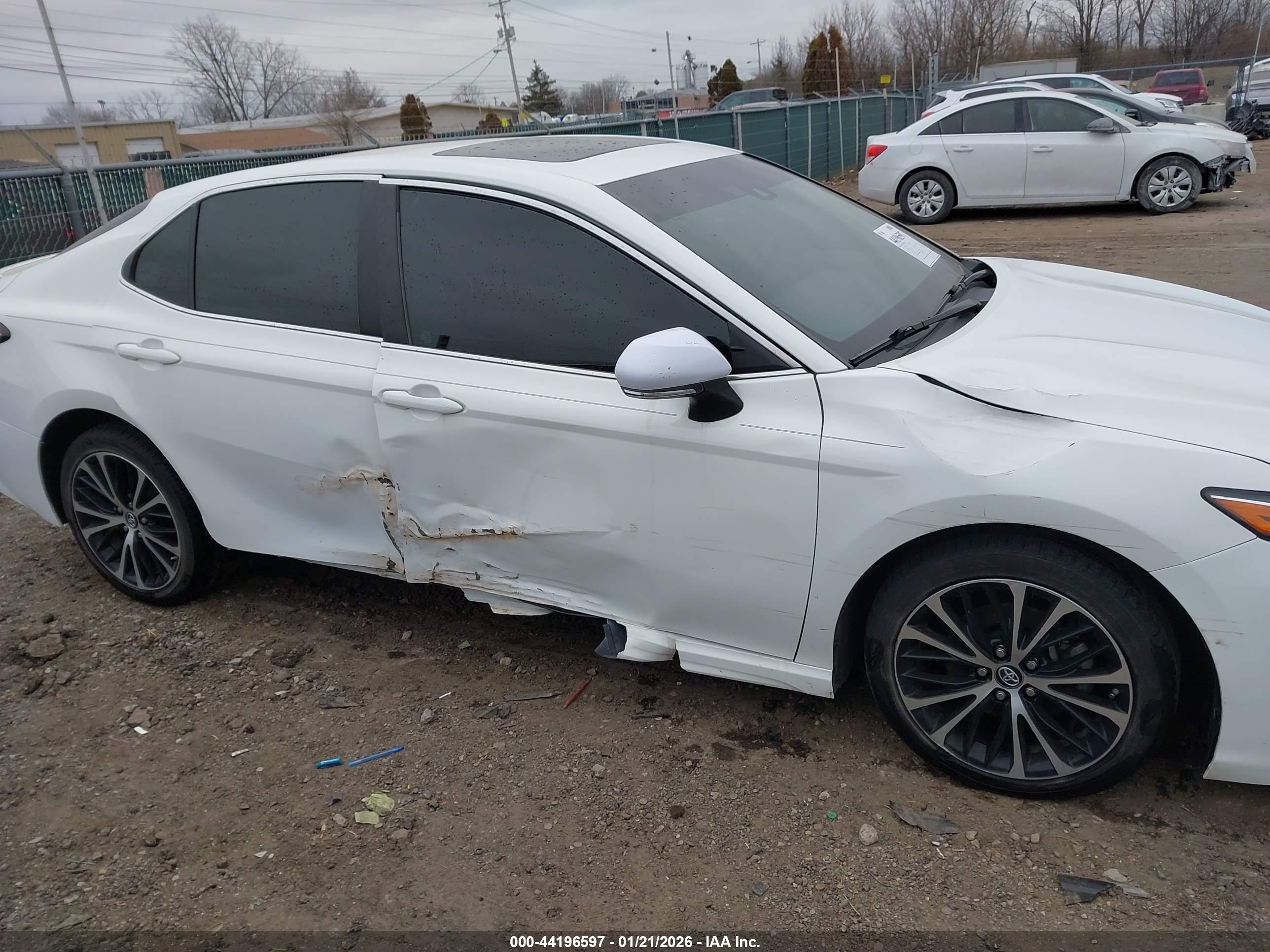 TOYOTA CAMRY image 6