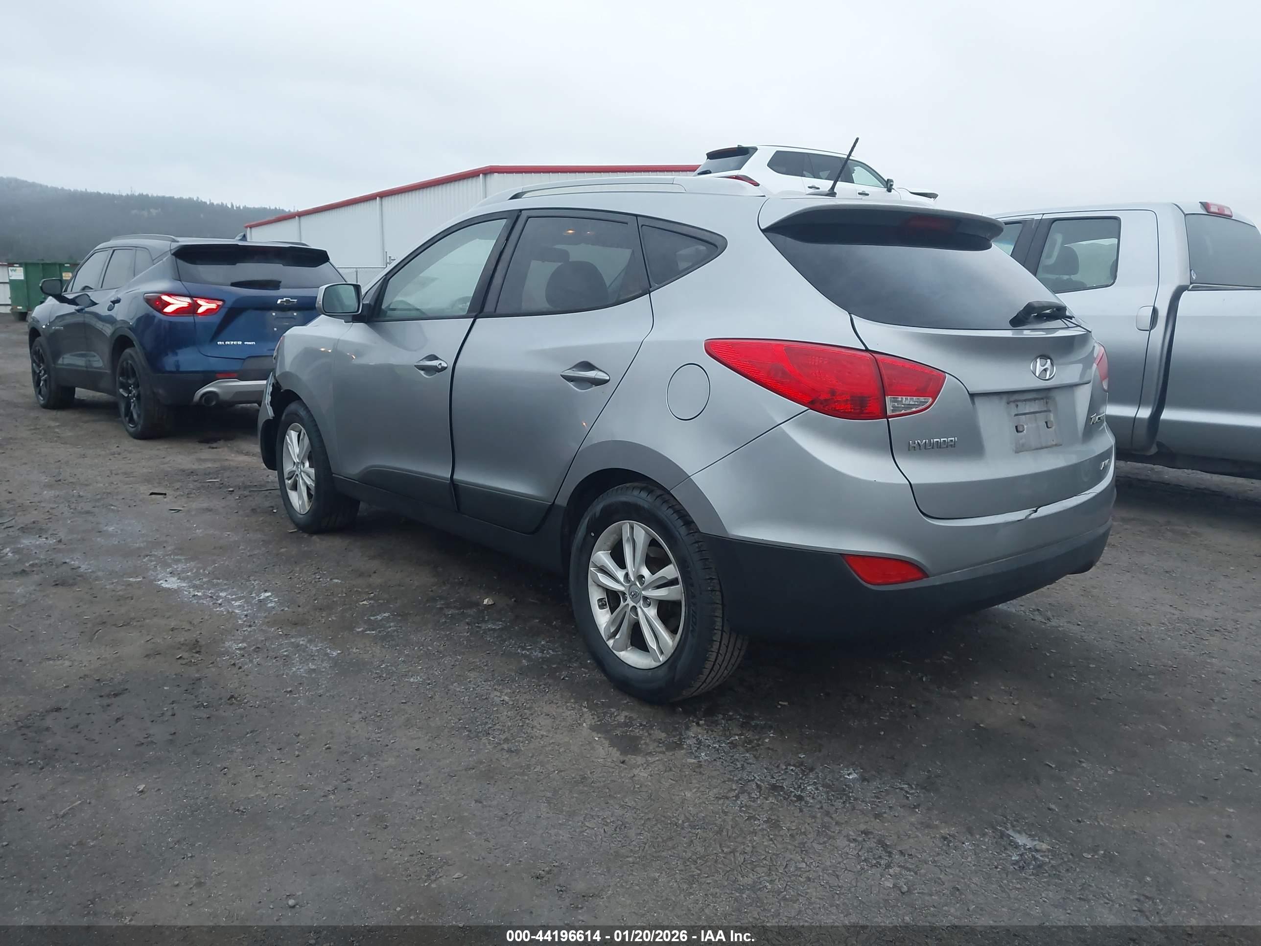 HYUNDAI TUCSON image 3