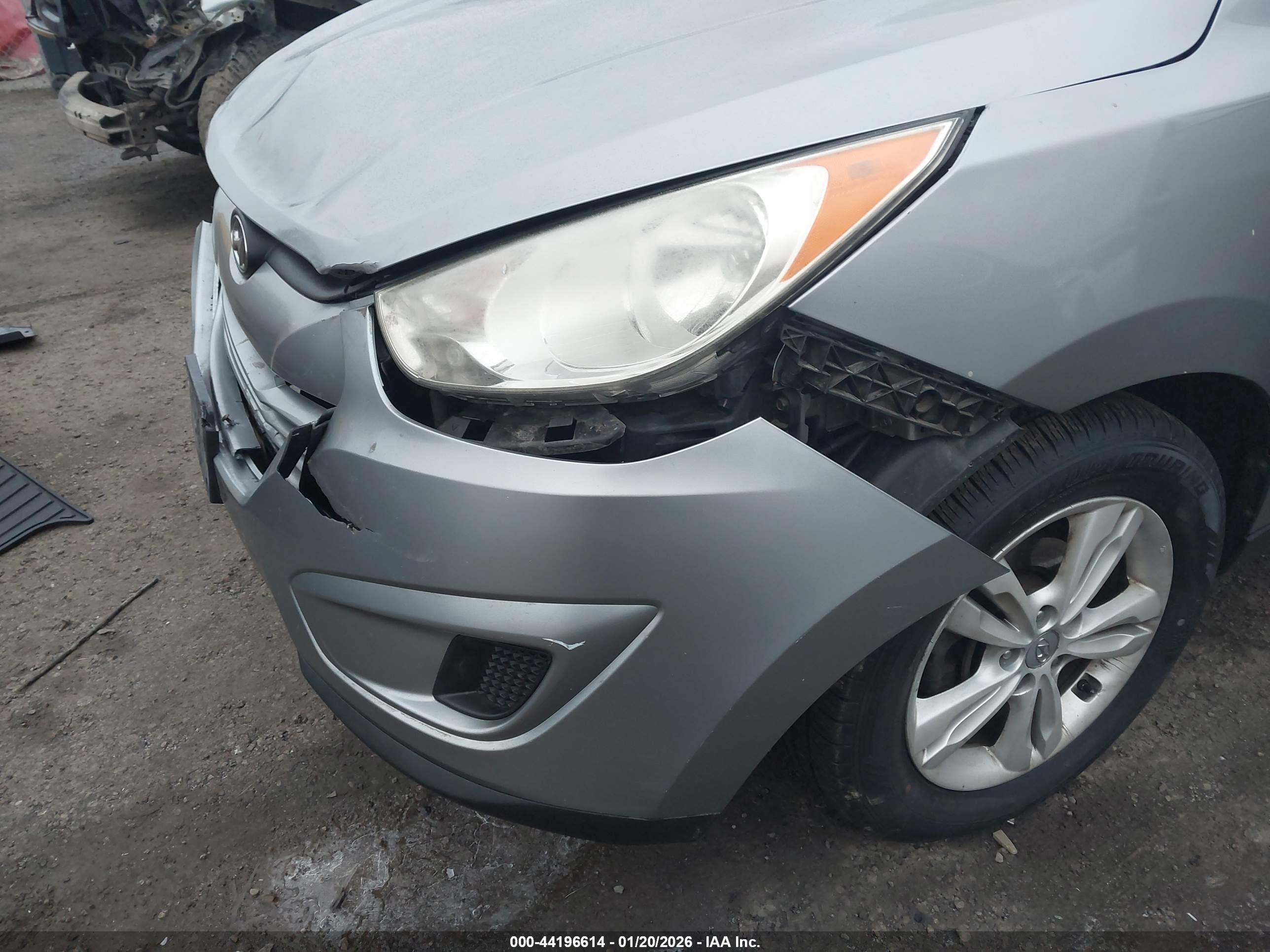 HYUNDAI TUCSON image 6